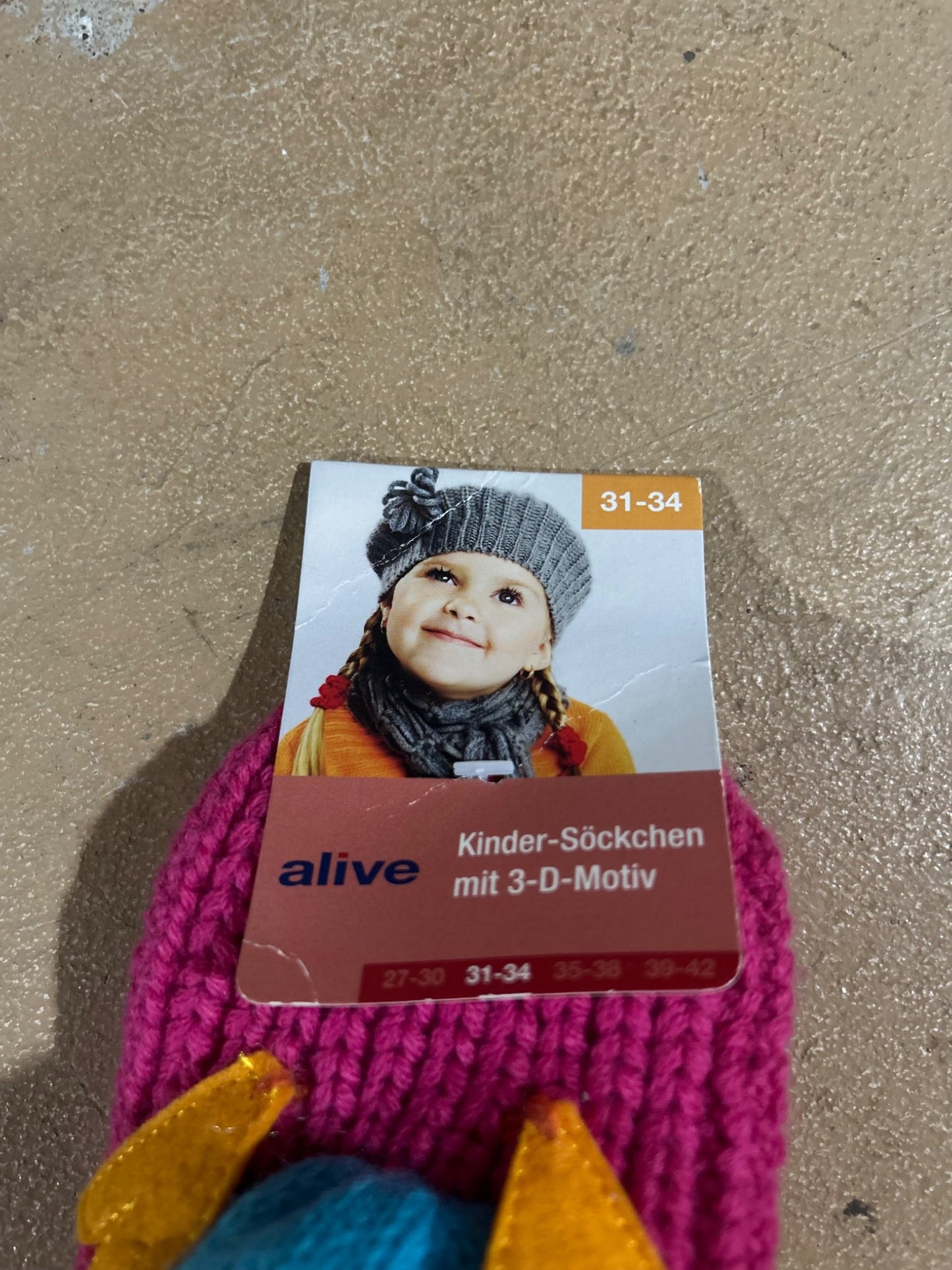 BNWT Alive Knitted Slipper Socks with Grippies (Toddler 13 to Youth 3), Shoes 13 (Kids:4-8yr)
