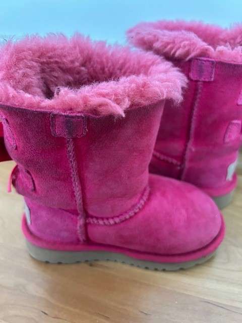 VGUC UGG Pink Ribbon (Toddler Size 8 - FITS 7-7.5) Booties; Retails: $140.00, Shoes 8 (Toddler:2-4yr)