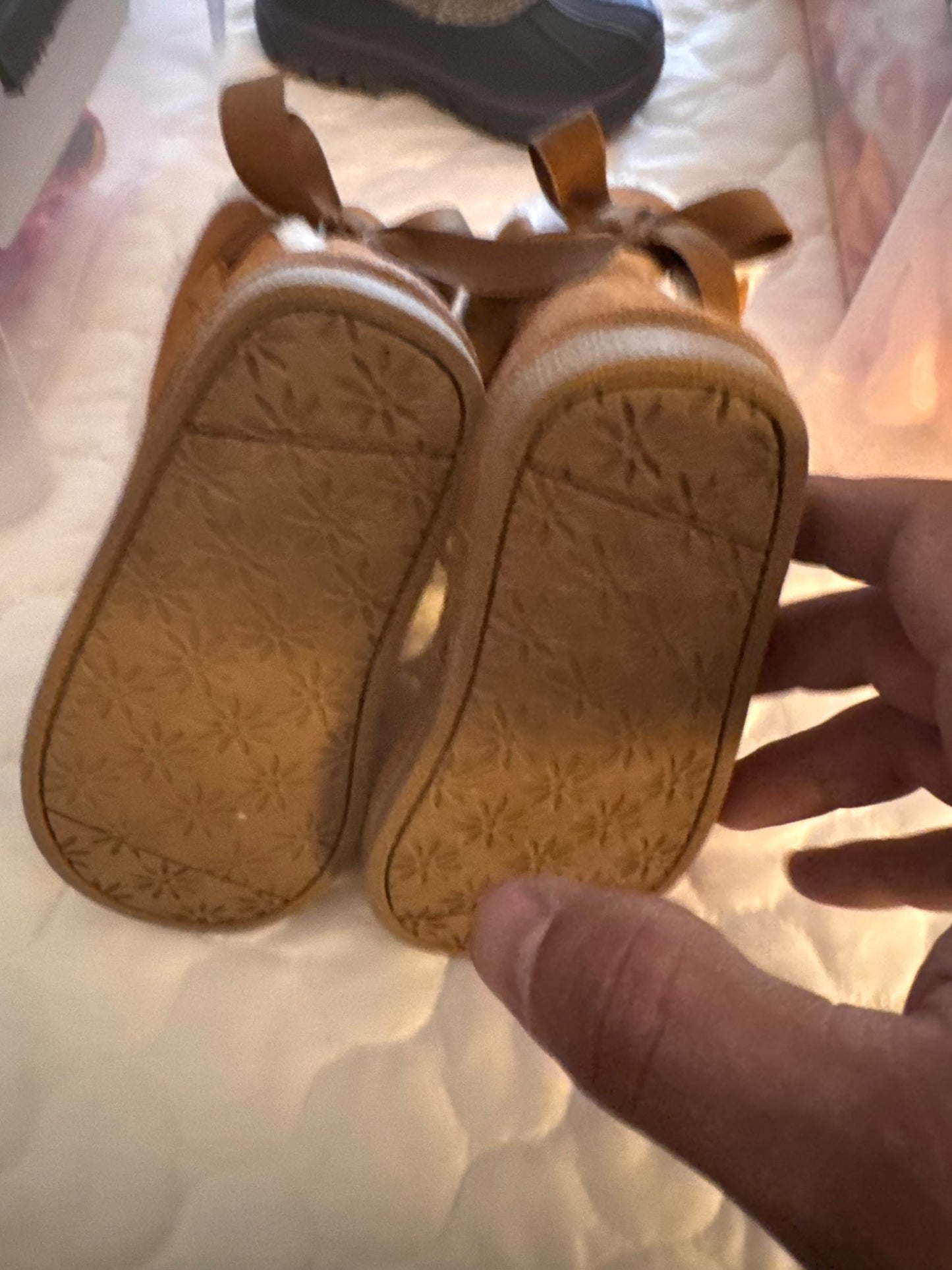 EUC Brown Ribbon (Toddler Size 7) Booties, Shoes 7 (Walkers:12-24 mth)