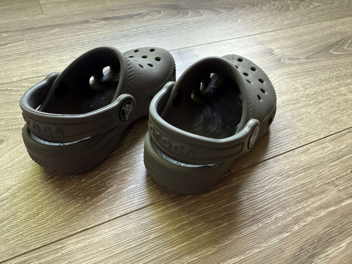Crocs size 6, Shoes 6 (Walkers:12-24 mth)