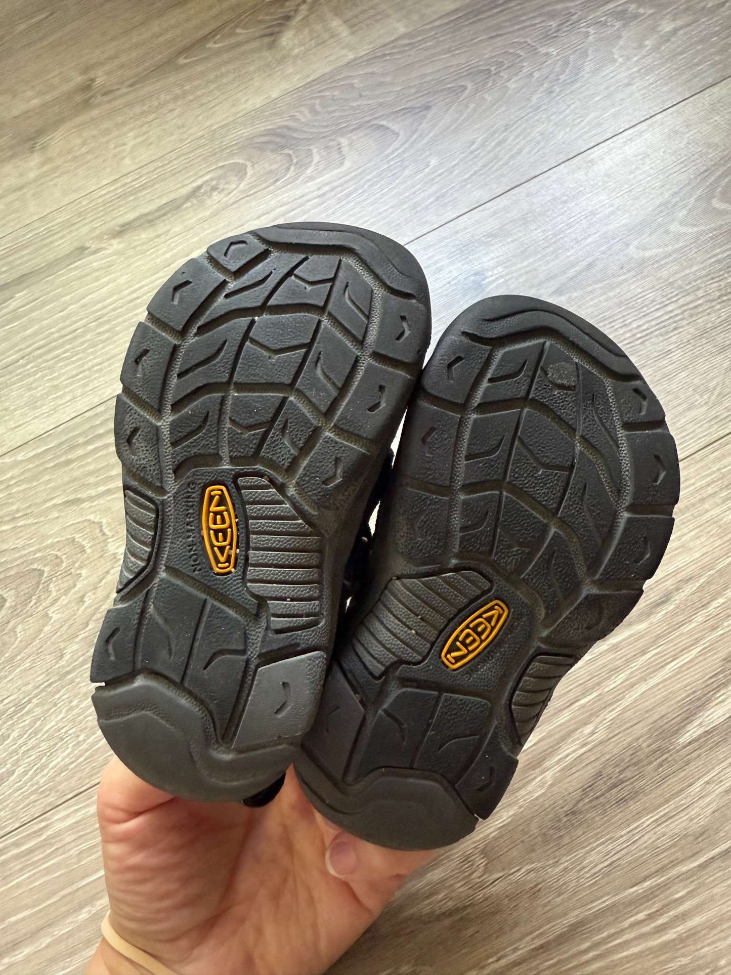 Keen Sandals size 6; MSRP $50+, Shoes 6 (Walkers:12-24 mth)