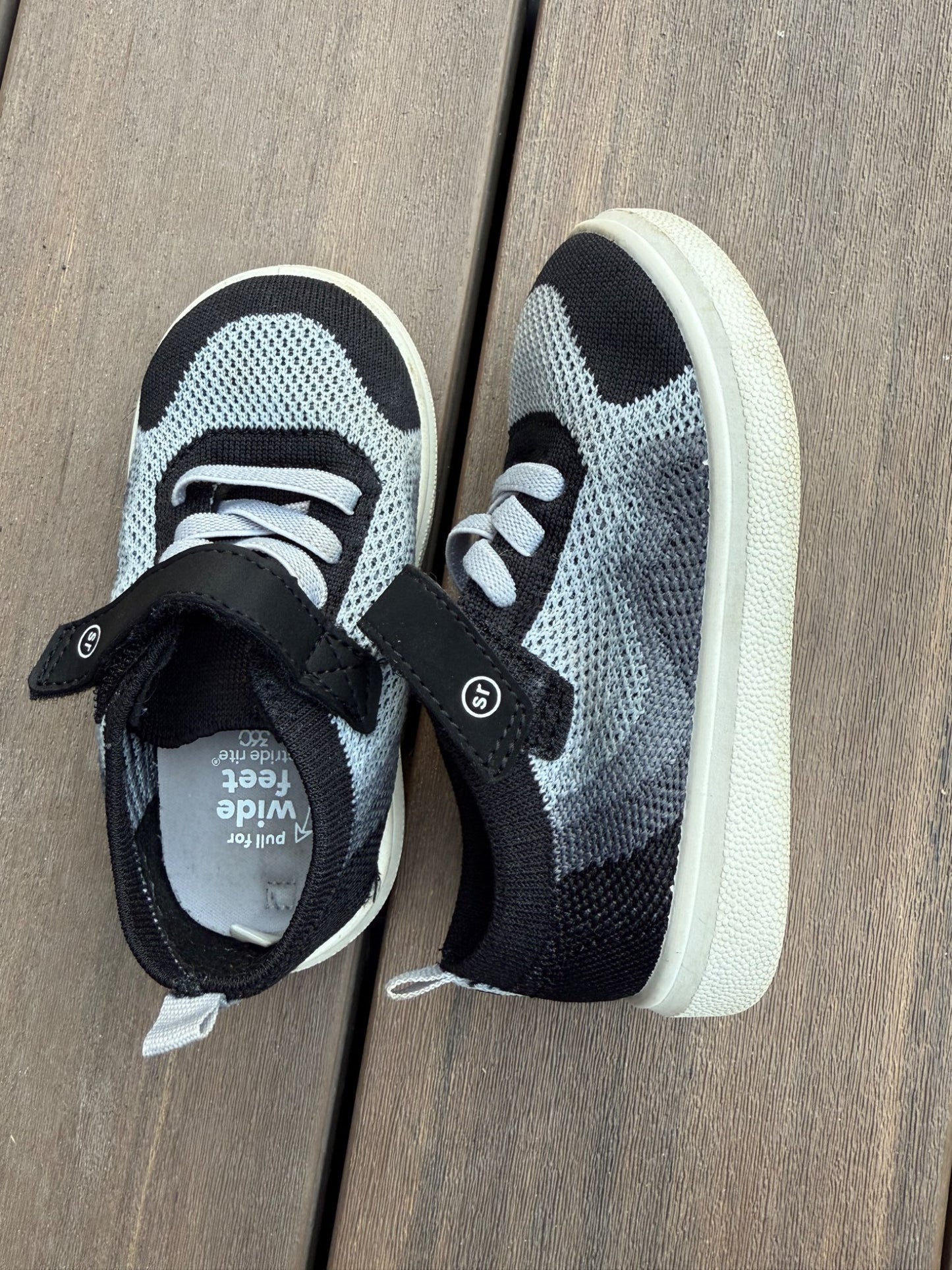 Stride Rite Aseel Boys shoes size 6; MSRP $50, Shoes 6 (Walkers:12-24 mth)