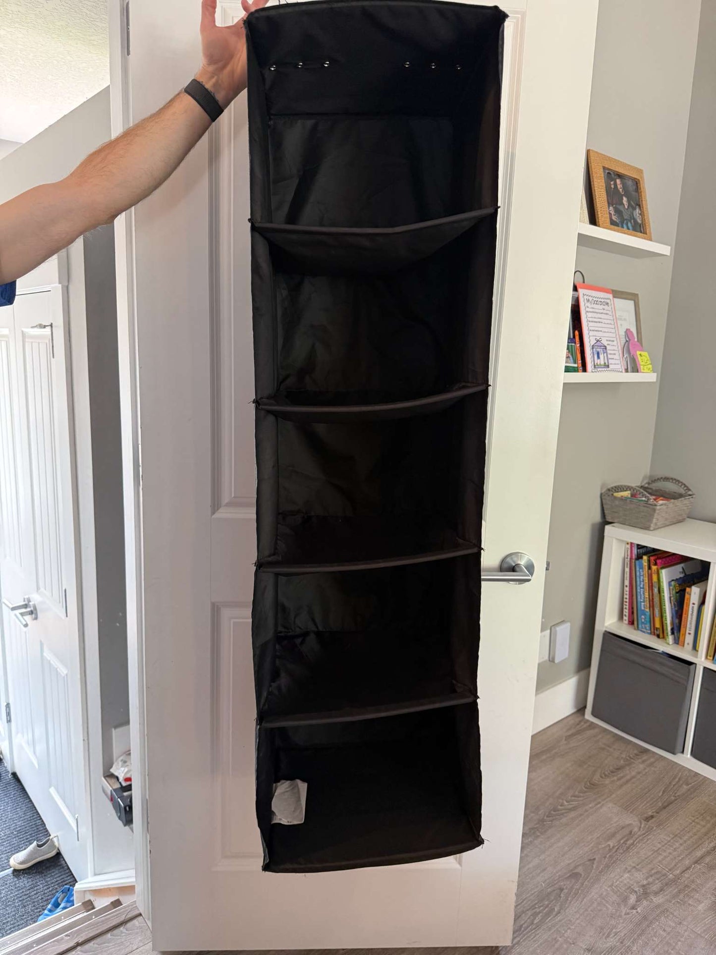 Hanging closet organizer
