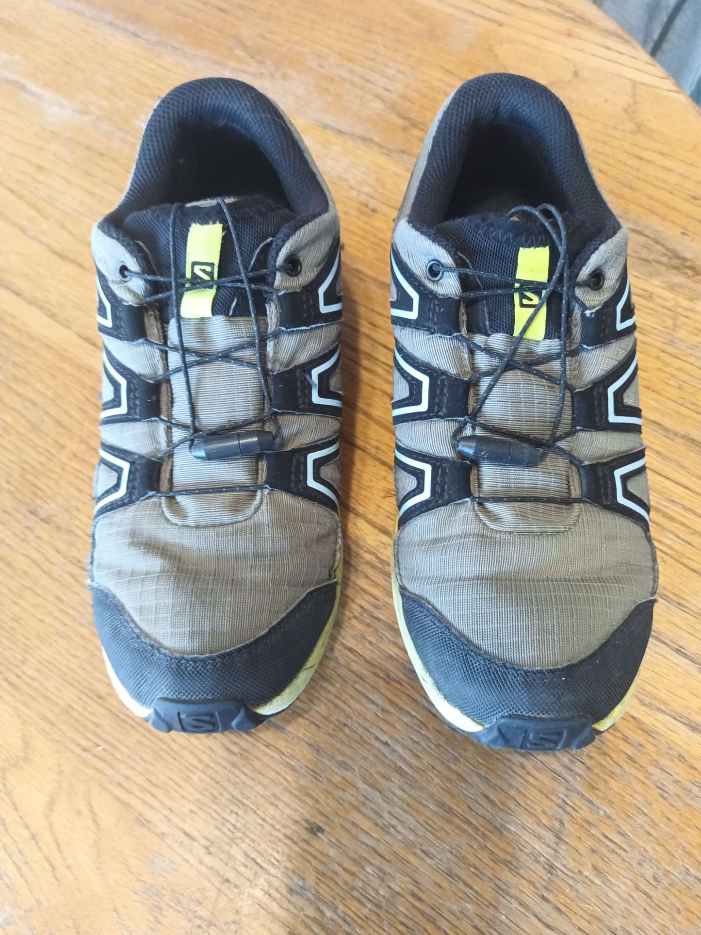 Salomon Speedcross Waterproof Hiking Sneakers - size 4 youth, Shoes 3 (Kids:4-8yr)