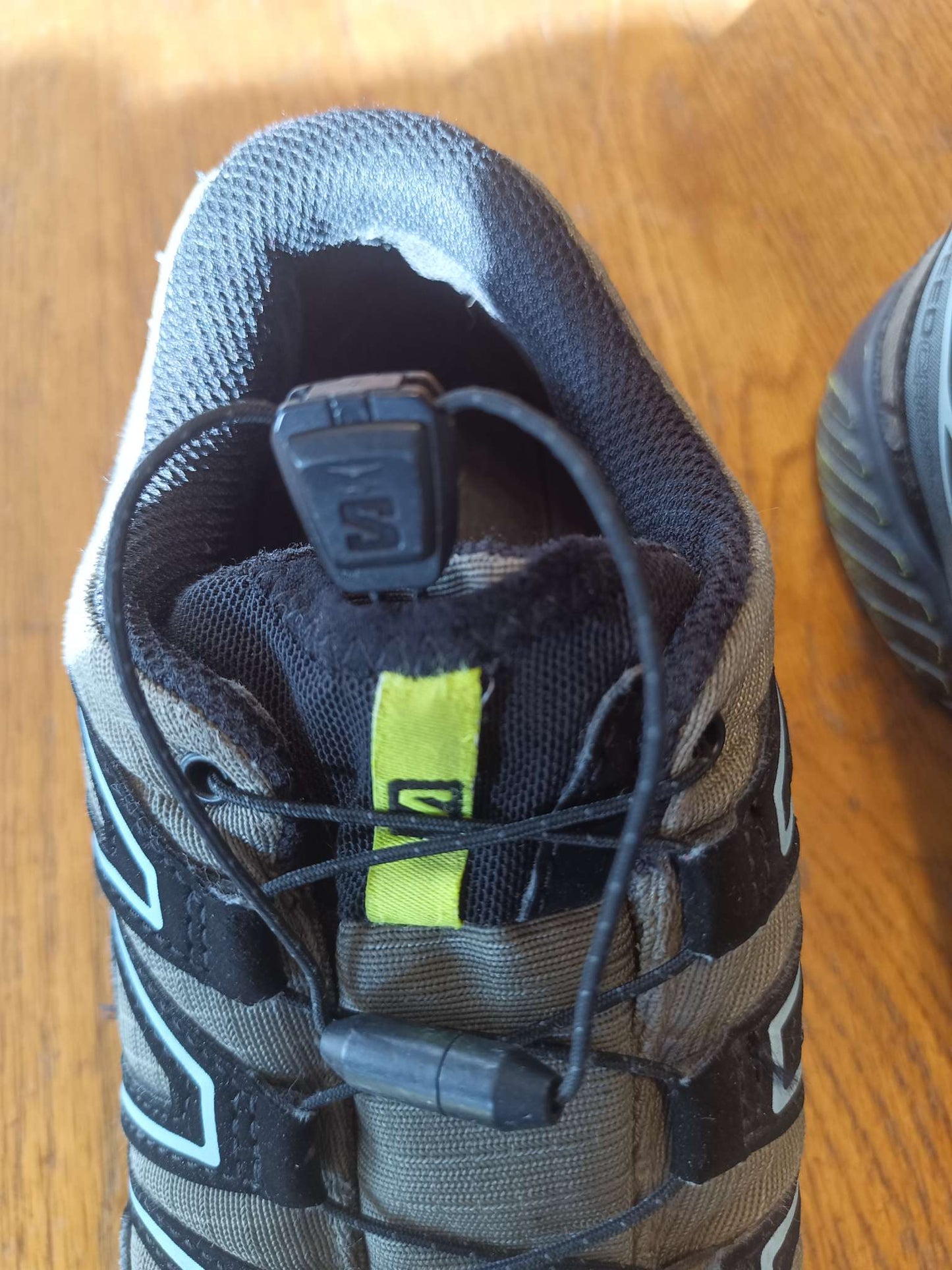 Salomon Speedcross Waterproof Hiking Sneakers - size 4 youth, Shoes 3 (Kids:4-8yr)