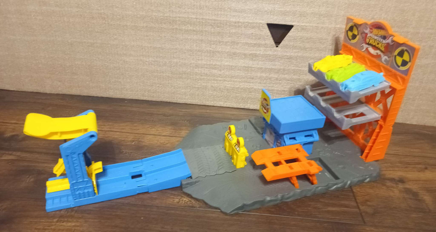 Hot Wheels - Monster Truck Demo Derby Playset