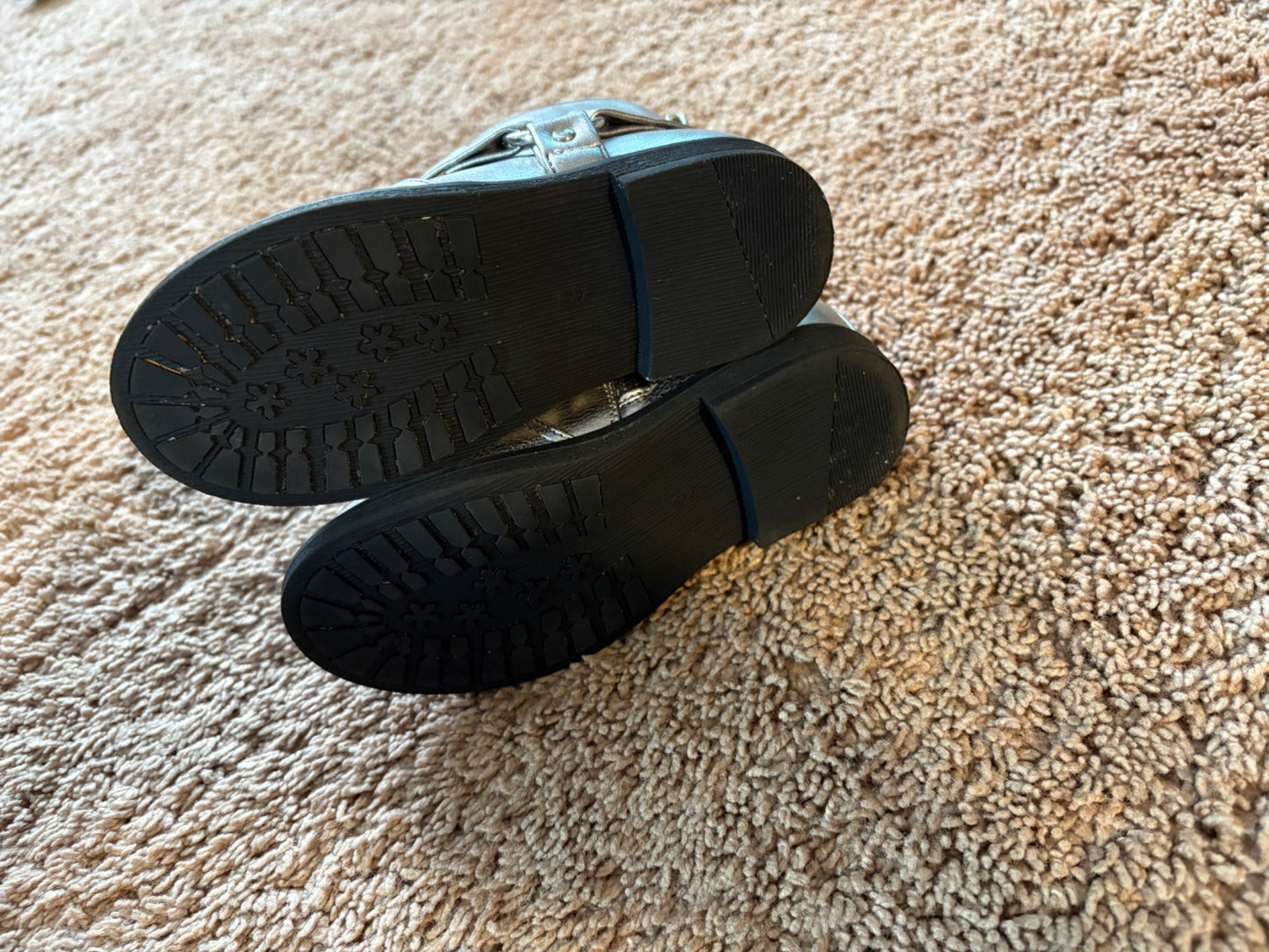 Silver boots, Shoes 9 (Toddler:2-4yr)