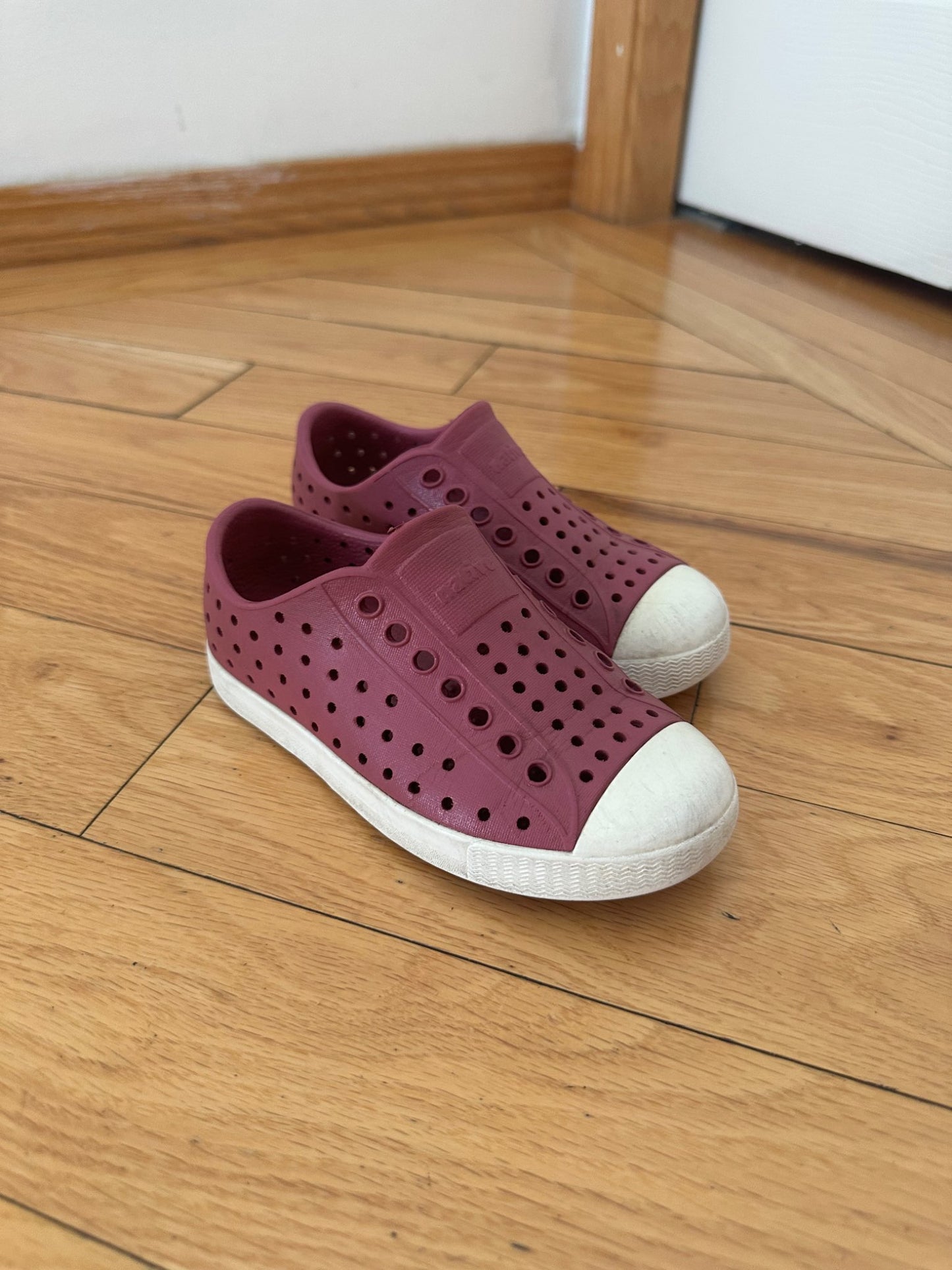 Native Shoes (Size C9), Retail price $50, Shoes 9 (Toddler:2-4yr)