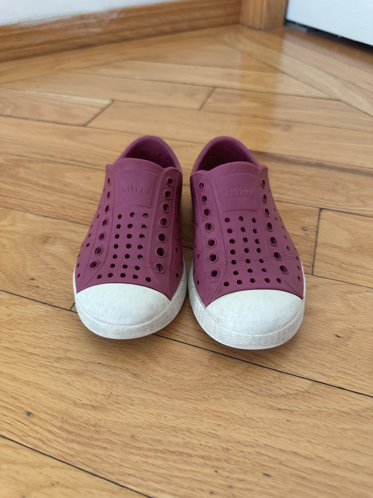 Native Shoes (Size C9), Retail price $50, Shoes 9 (Toddler:2-4yr)