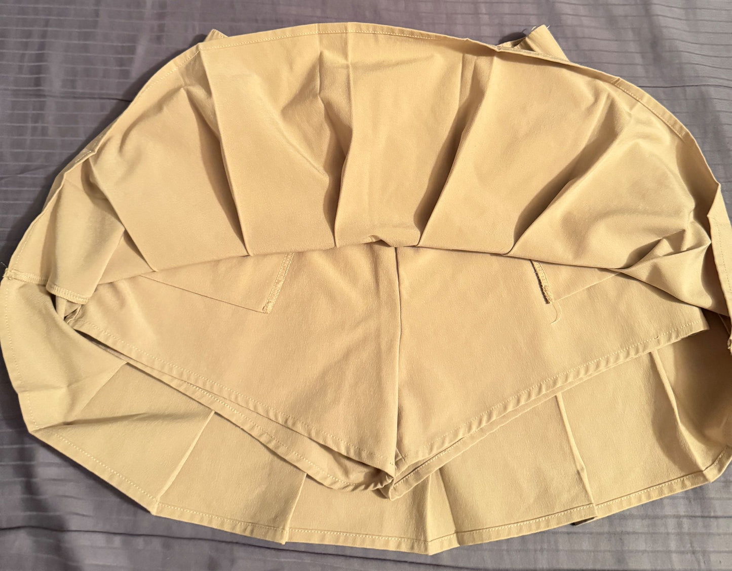 2 Abercrombie Kids Skorts Size 9/10, Kids 10 (medium)