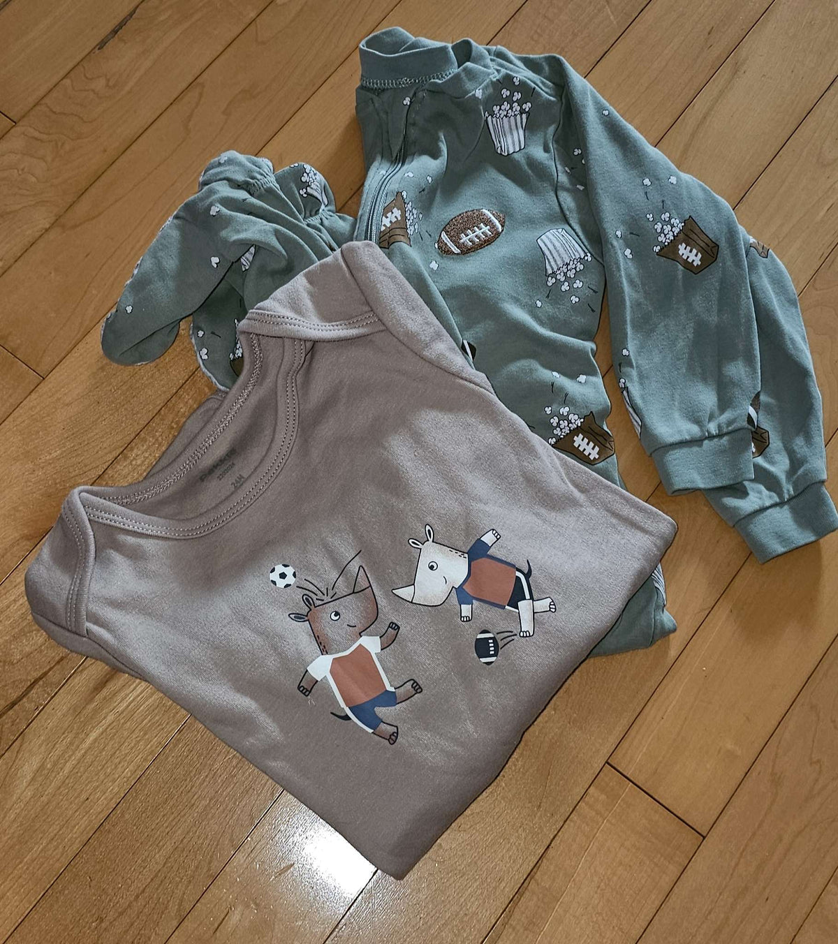 Bundle of Boys Football Sleeper and LS Bodysuit 24m, Kids 24 Month (18-24M)