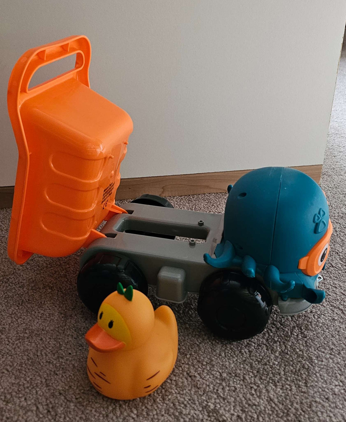 Octopus Dump Truck Sand and Water Toy