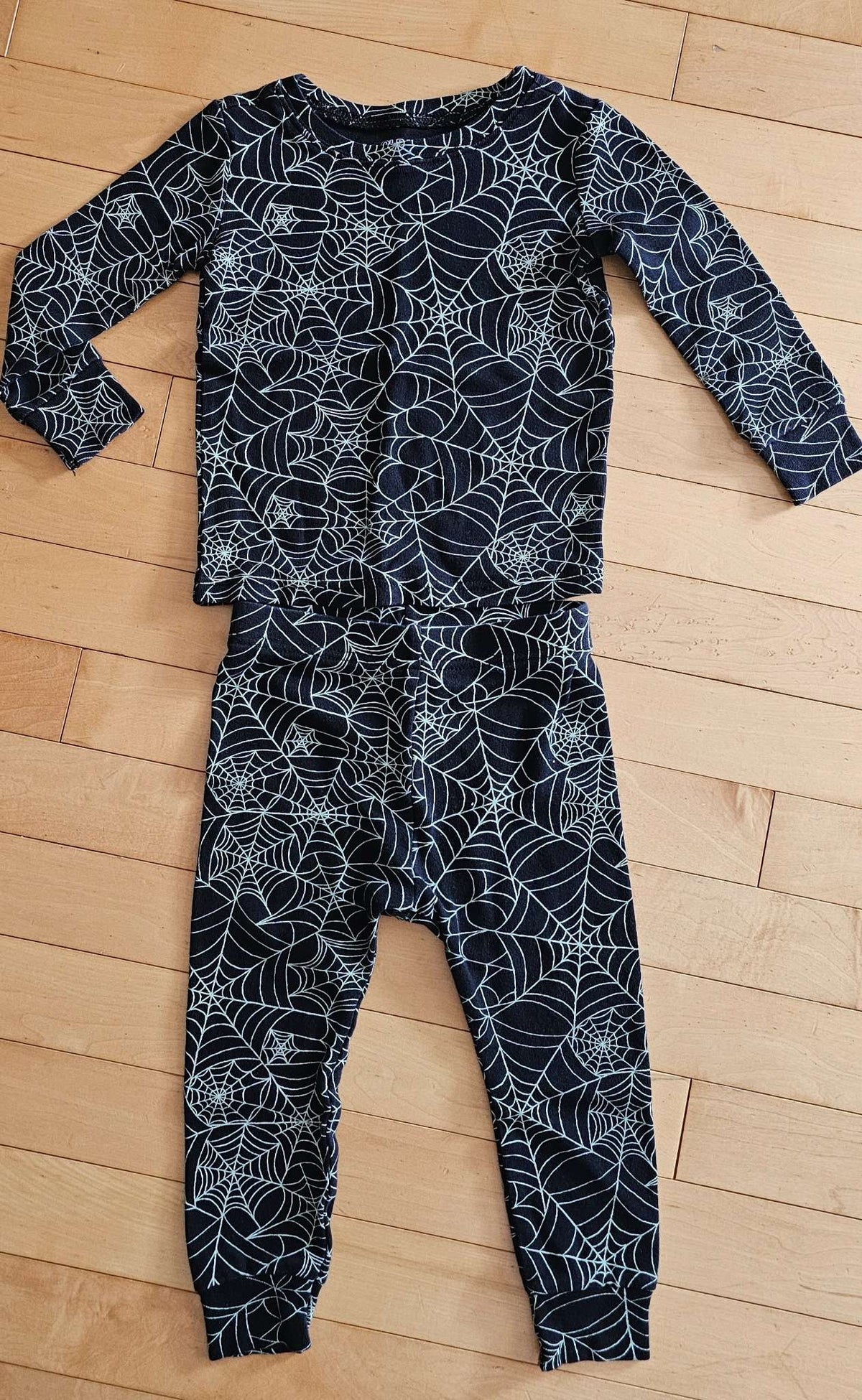 Spider webs two-piece PJ set 2T Unisex, Kids 2T