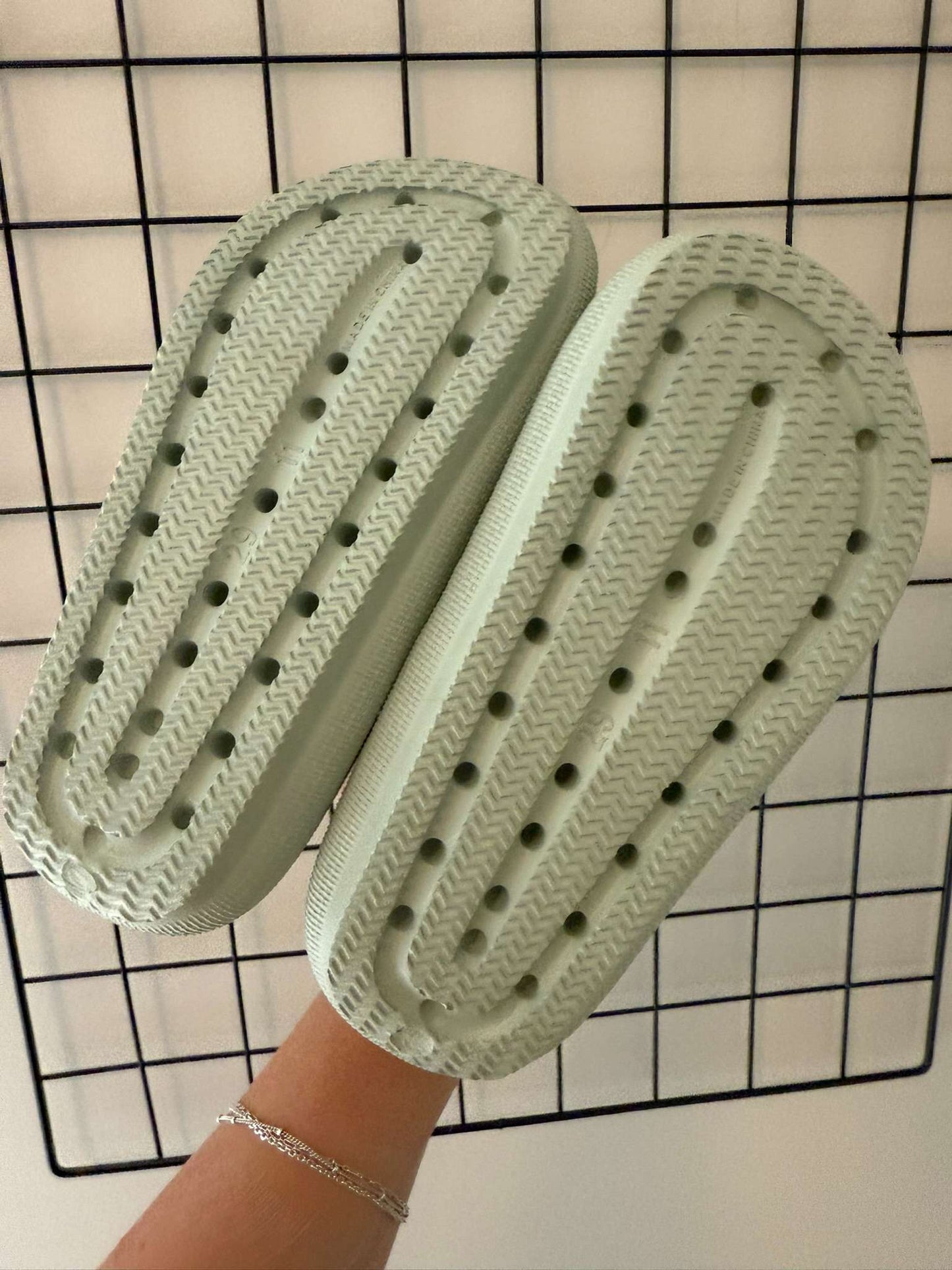Sage Green Slides, Shoes 11 (Toddler:2-4yr)