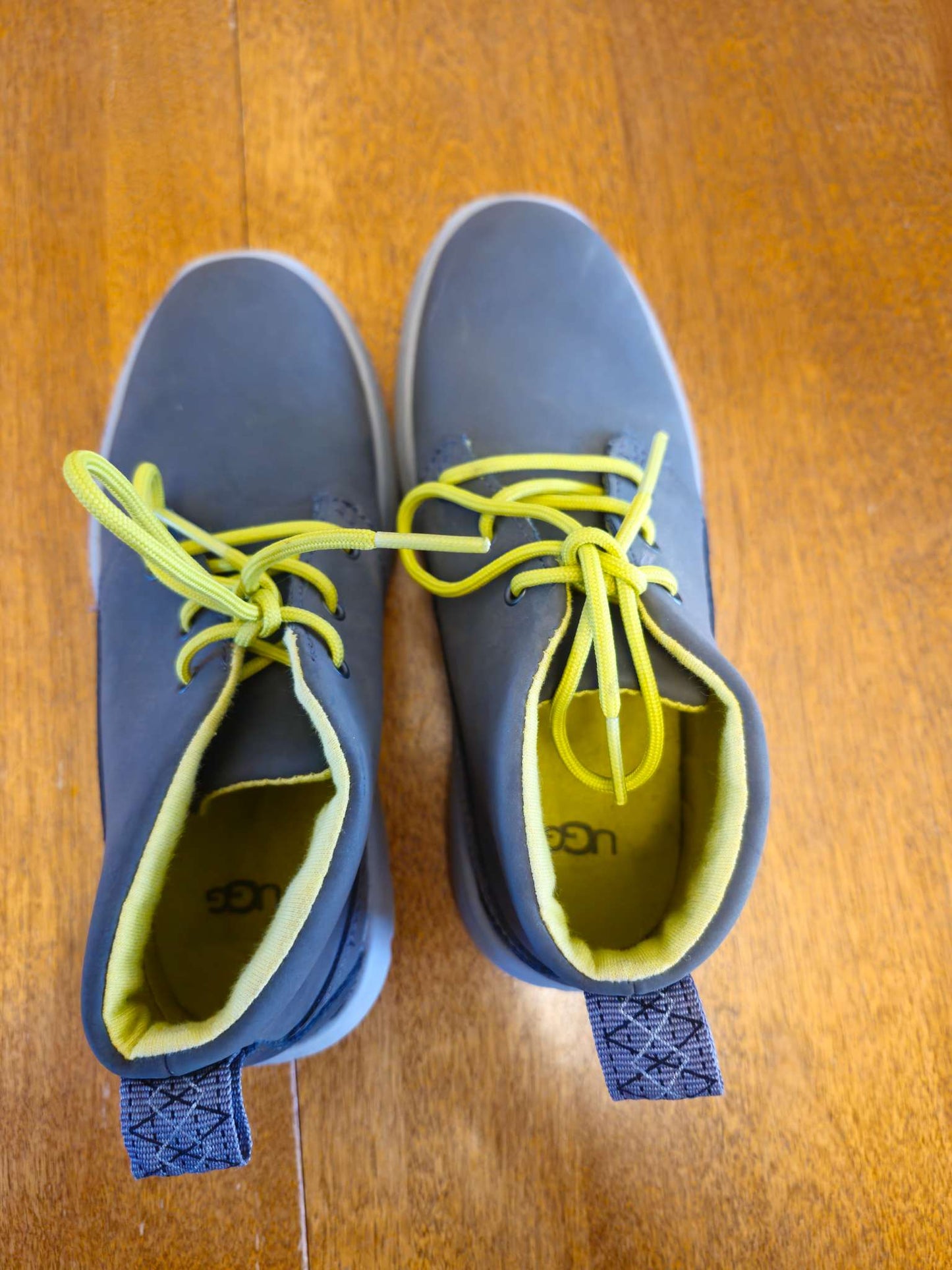 UGG branded sneakers, Shoes 13 (Kids:4-8yr)