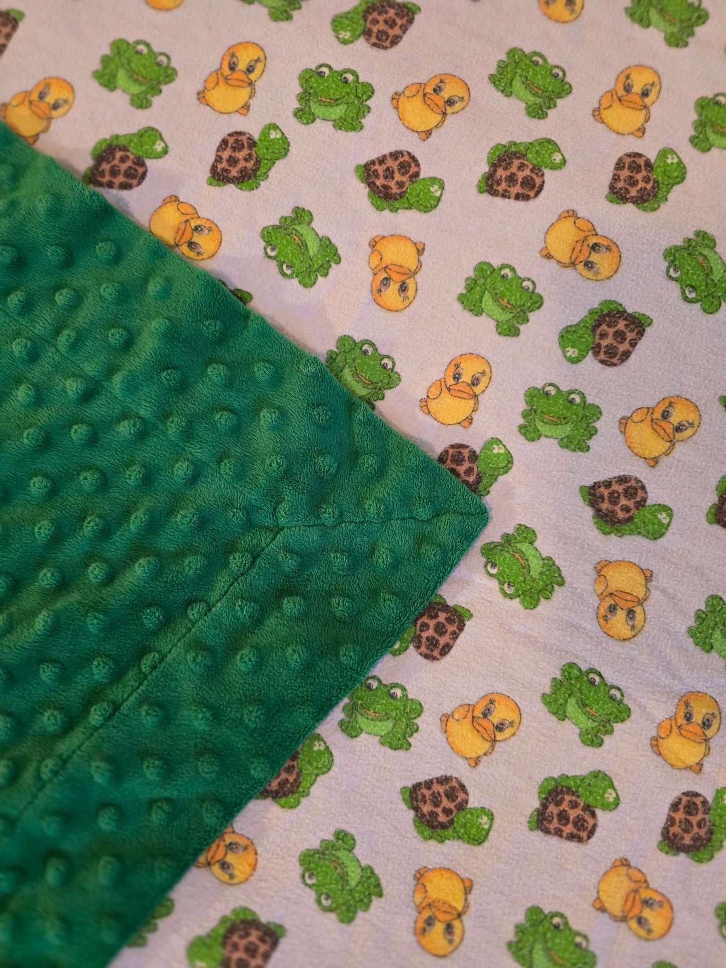 Baby blanket w/ dimple dots. Unisex colours&pattern