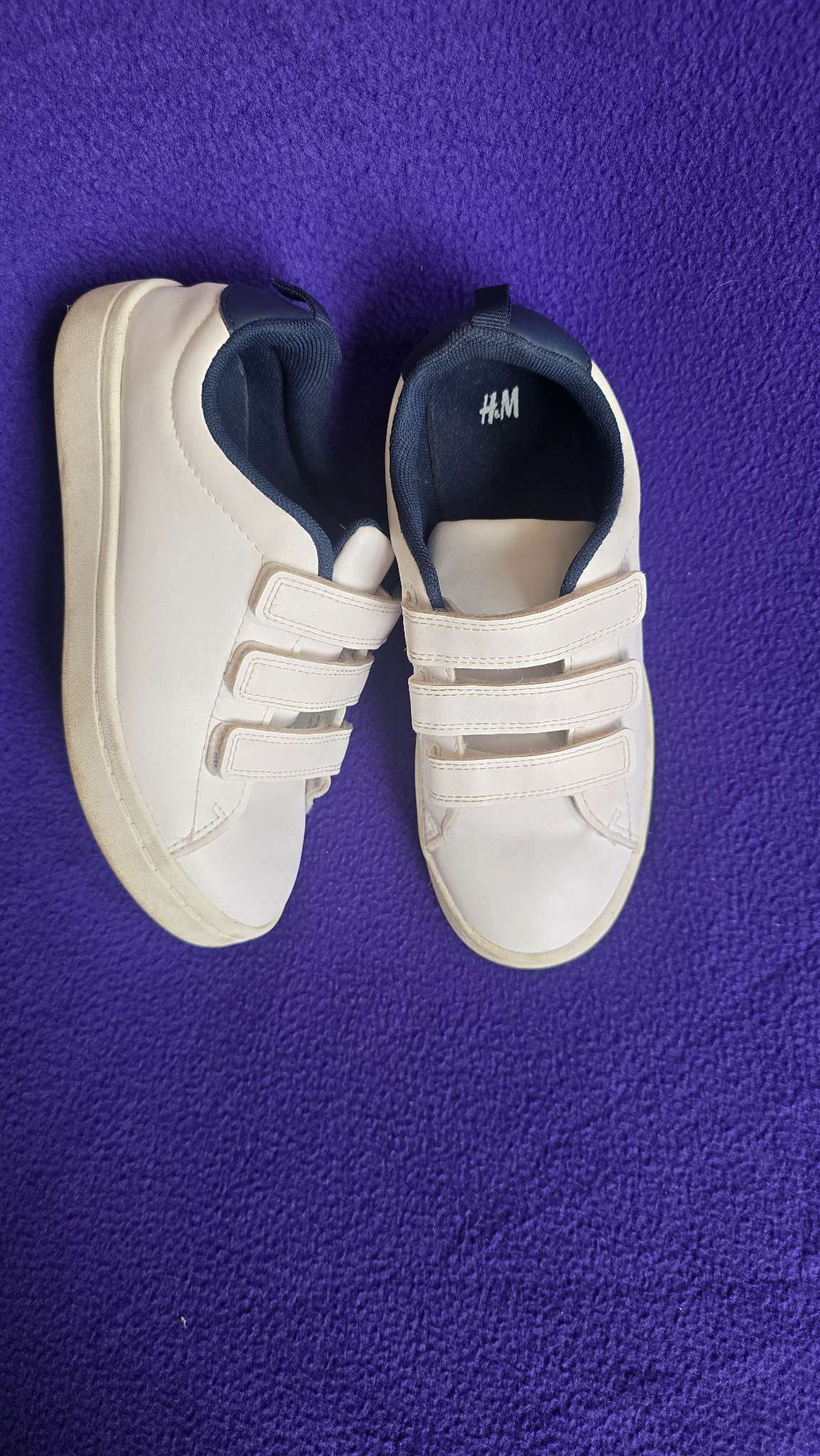 Size 2 white shoes w/ clean velcro. Hardly used, Shoes 2 (Kids:4-8yr)