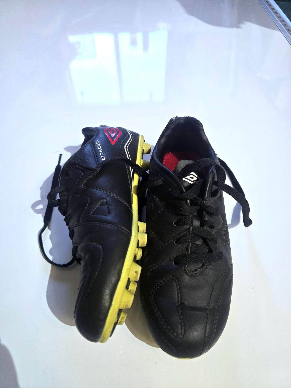 Umbra Soccer Cleats. Hardly used. , Shoes 3 (Kids:4-8yr)
