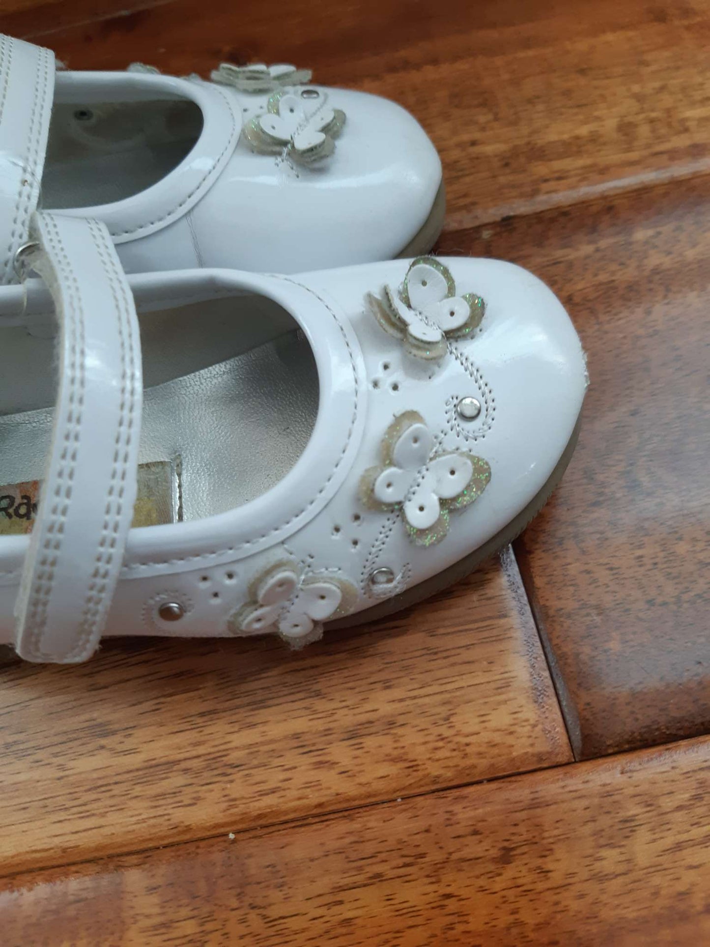 Toddler Girl's Size 6 Patent Leather White Shoes, Shoes 6 (Walkers:12-24 mth)