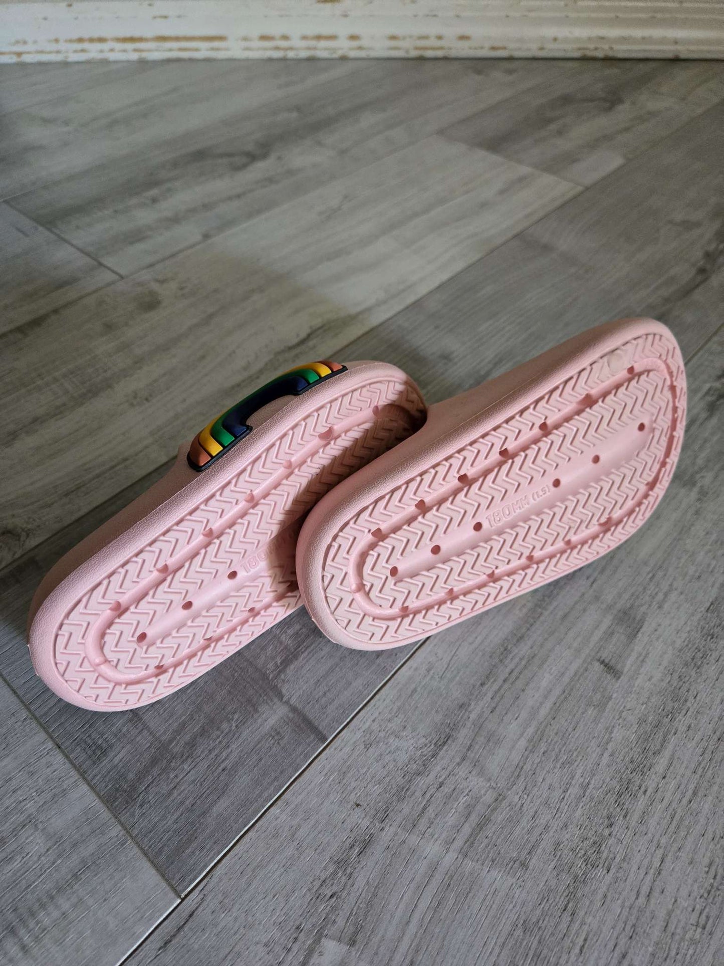 Rubber slippers with Rainbow Design, Approx 7.5" in length , Shoes 11.5 (Toddler:2-4yr)