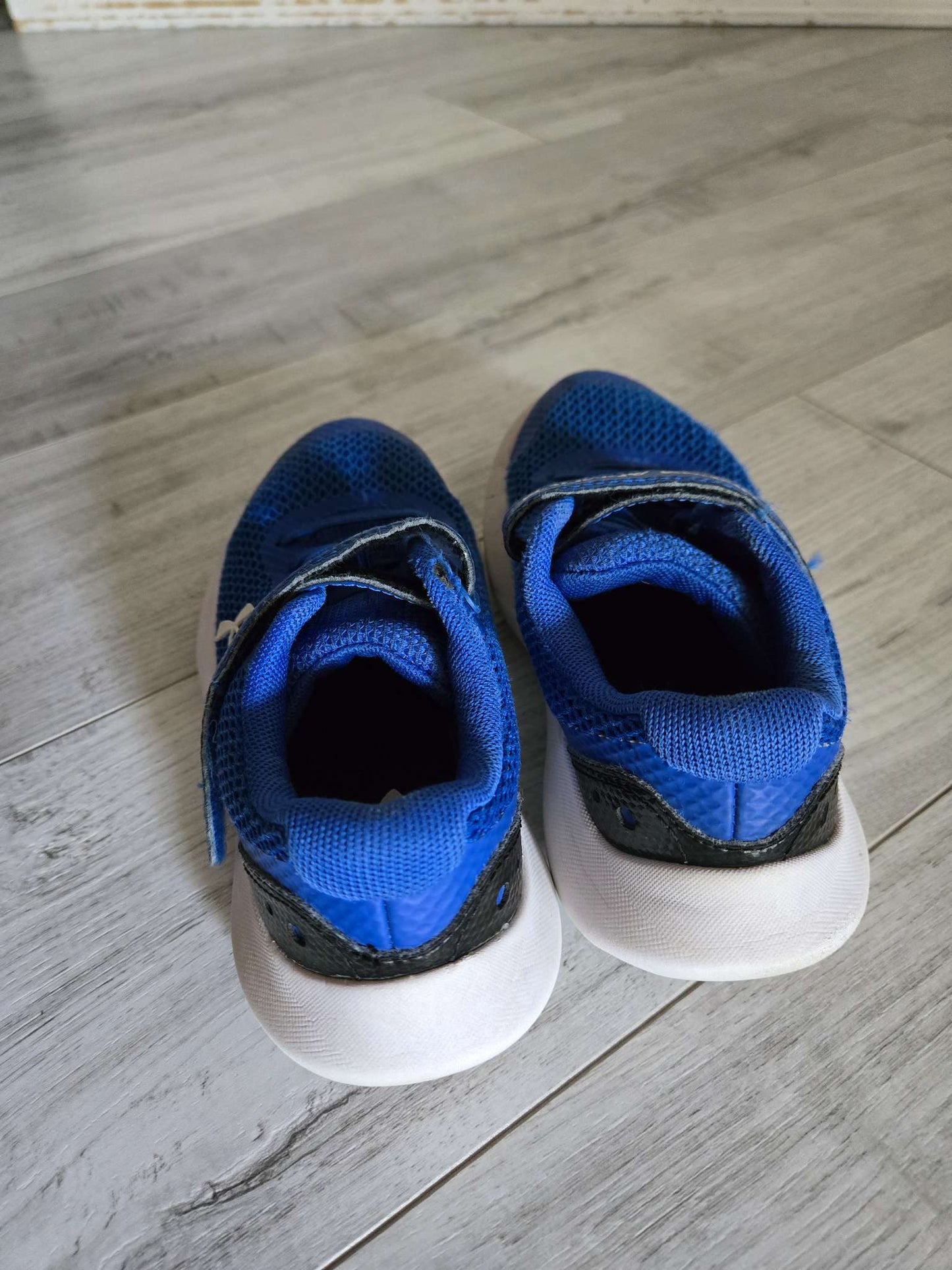 Under Armour Runners, Toddler Size 12, Shoes 12 (Toddler:2-4yr)