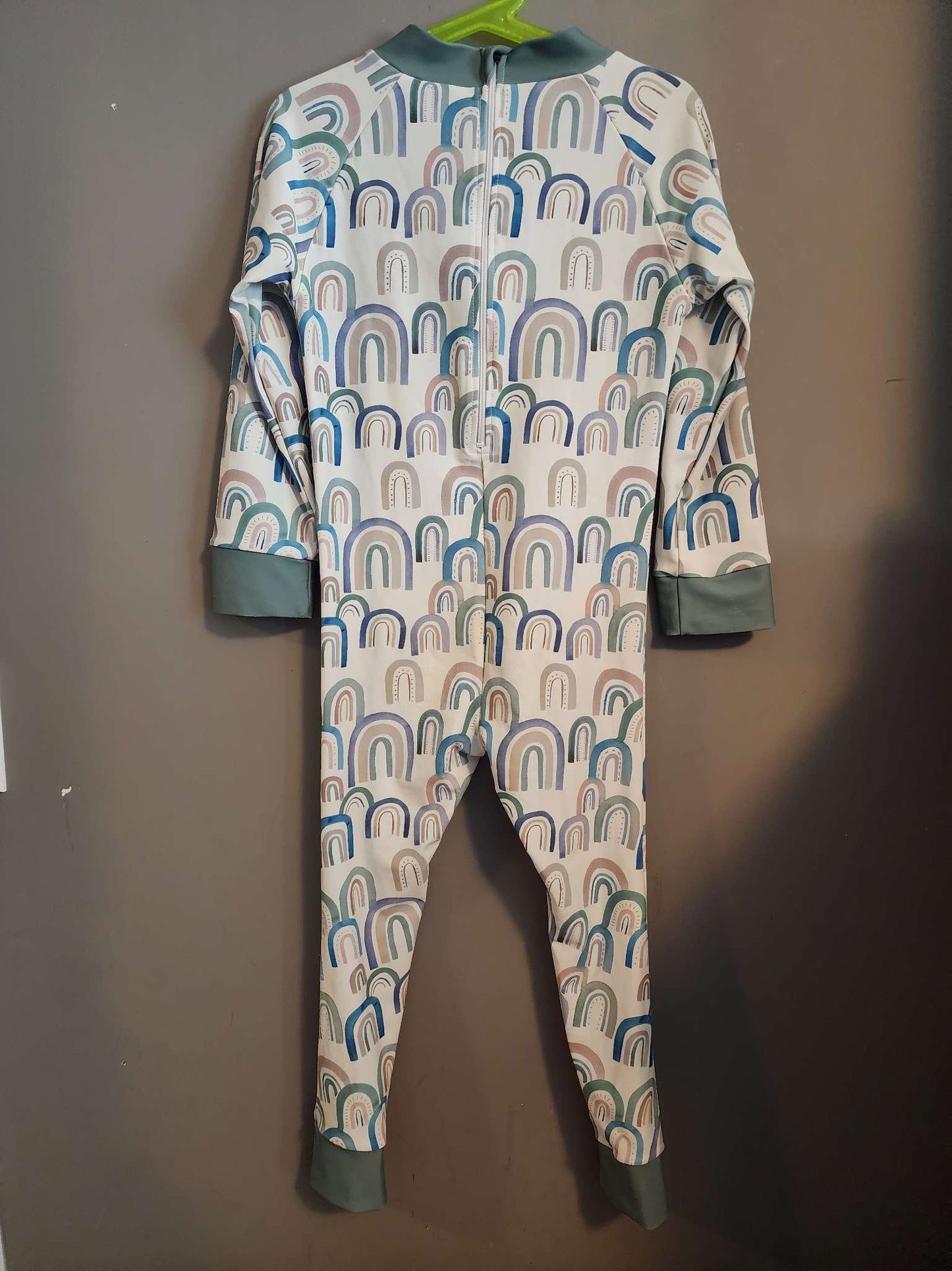 Honeysuckle Swim Sun Suit Size 5T MSRP $45, Kids 5/5T (extra small)