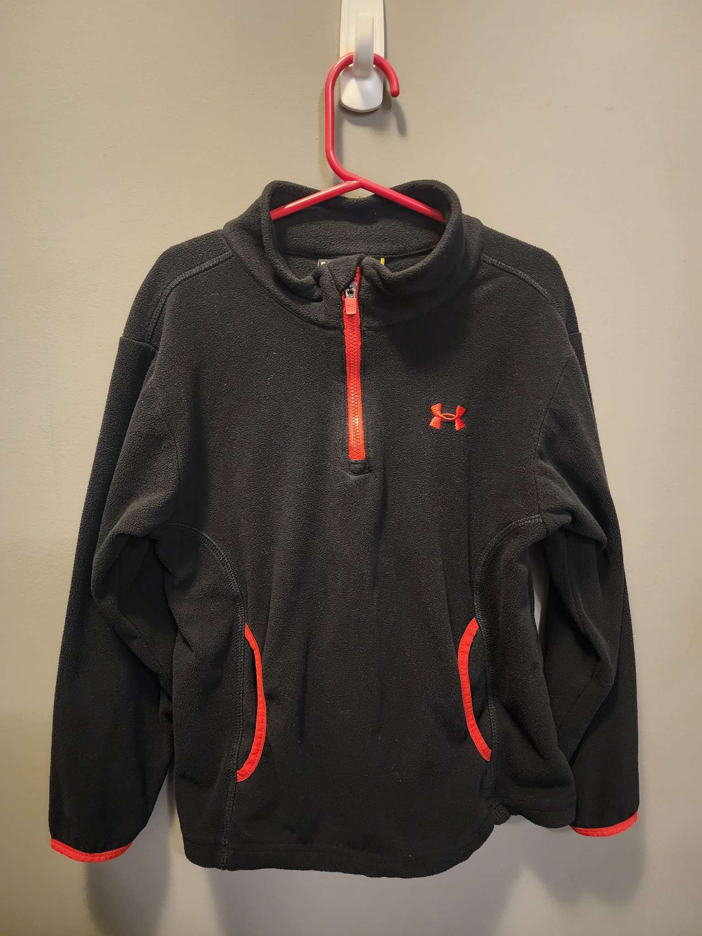 Size 5 Under Armour light fleece 3/4 zip up , Kids 5/5T