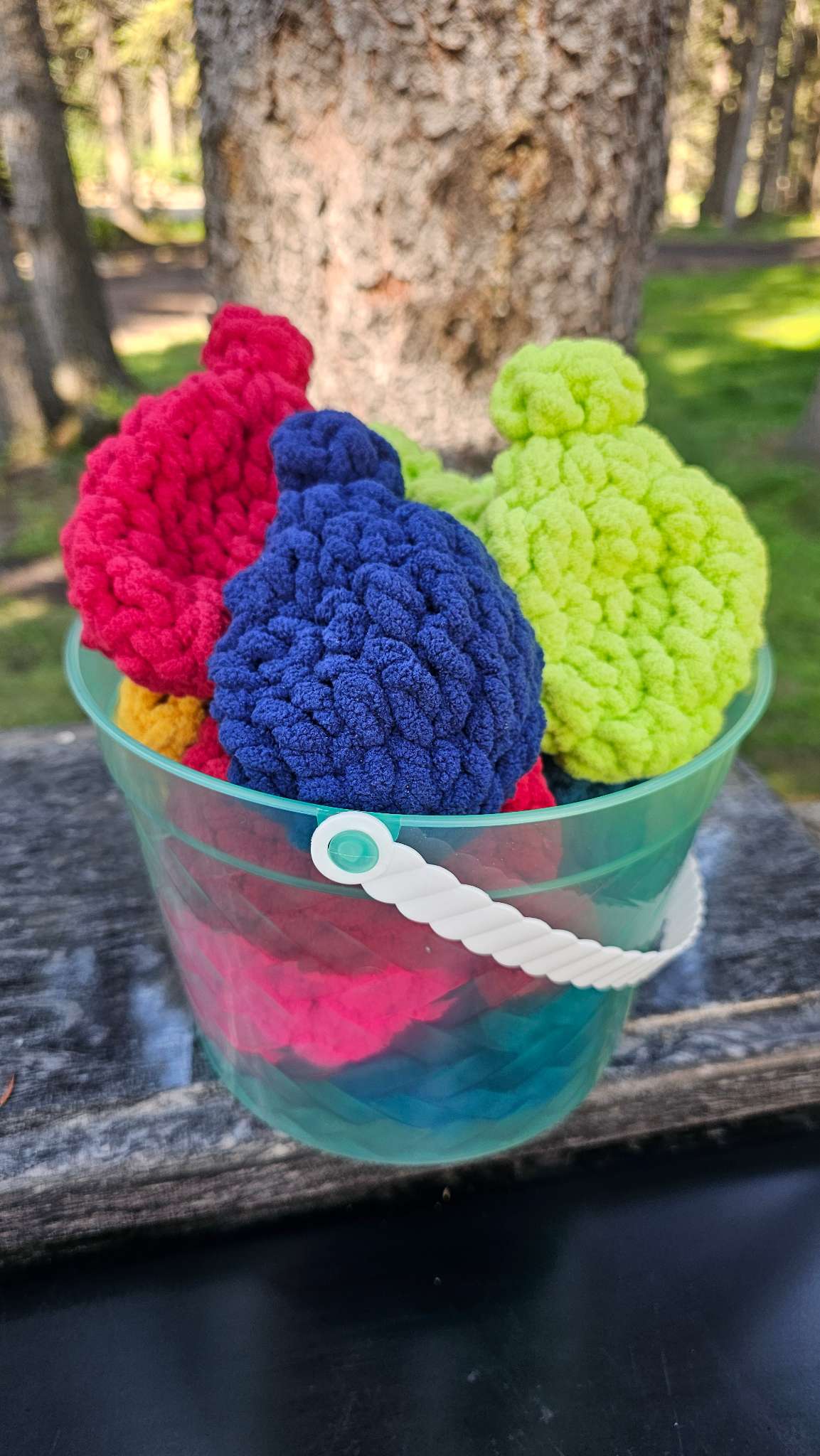 Reusable water balloons - 12 with bucket