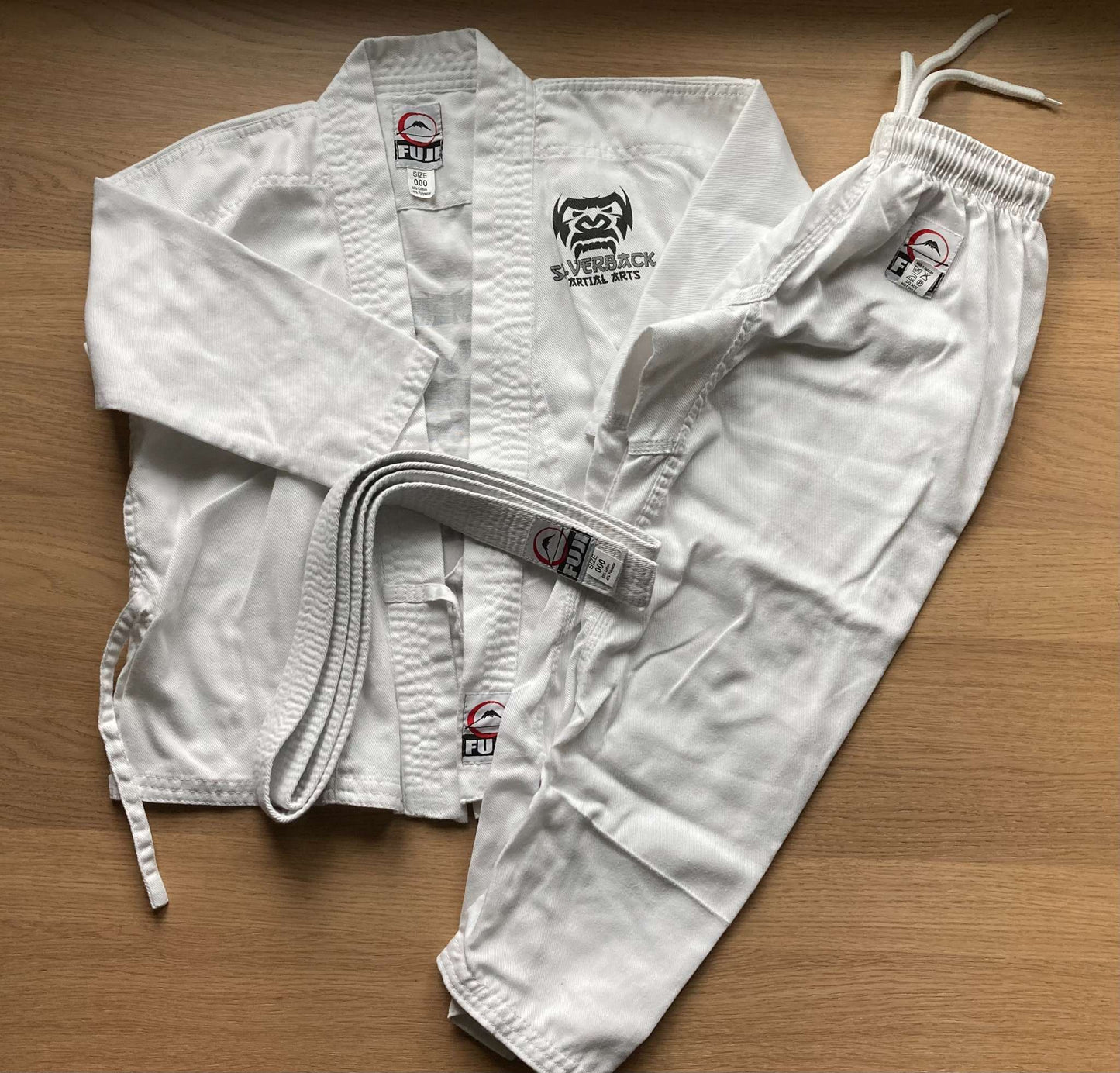 Kimono for Martial Arts by Fuji, Size 000 (3-5 yo), Kids 4/4T