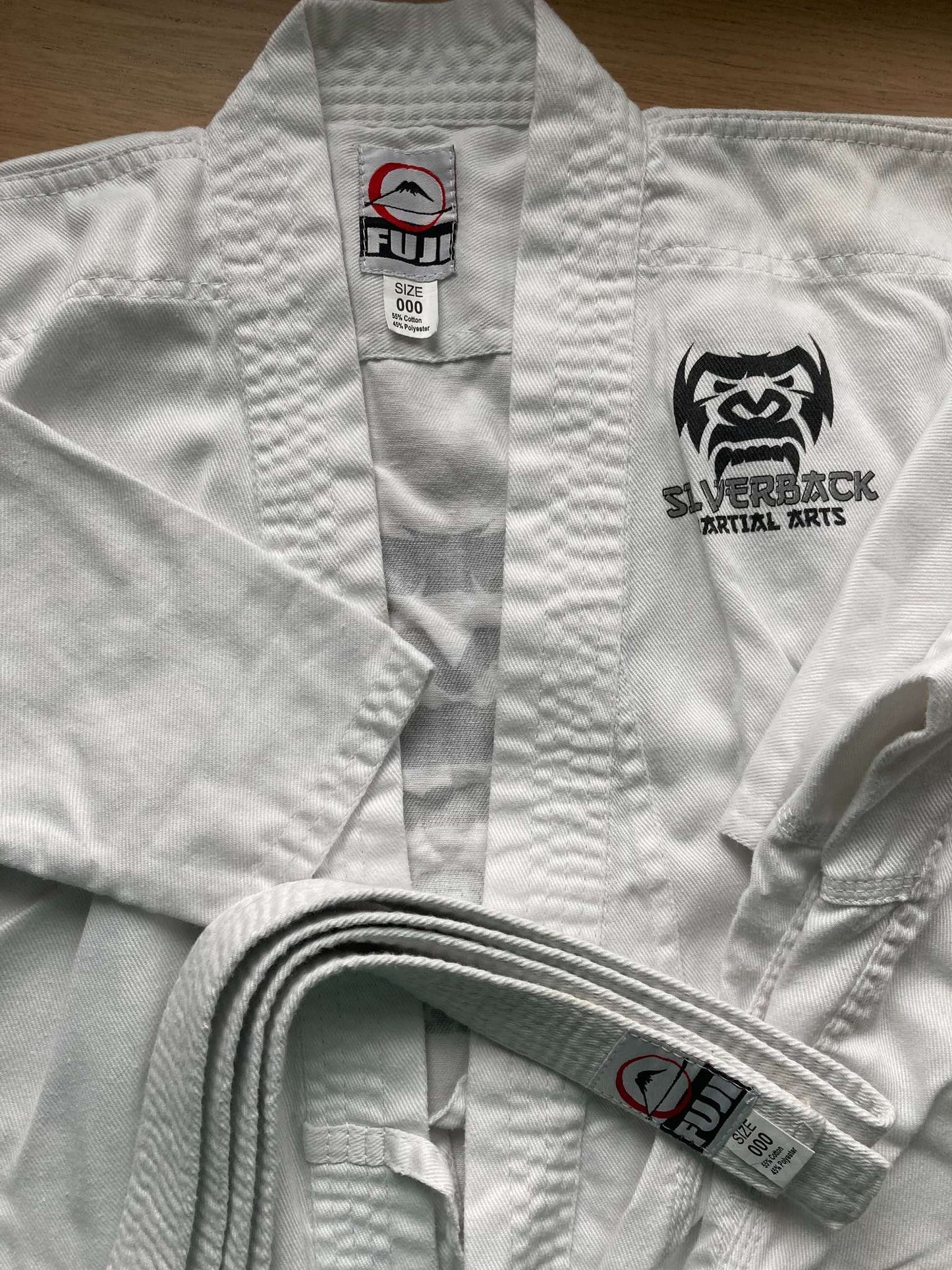 Kimono for Martial Arts by Fuji, Size 000 (3-5 yo), Kids 4/4T