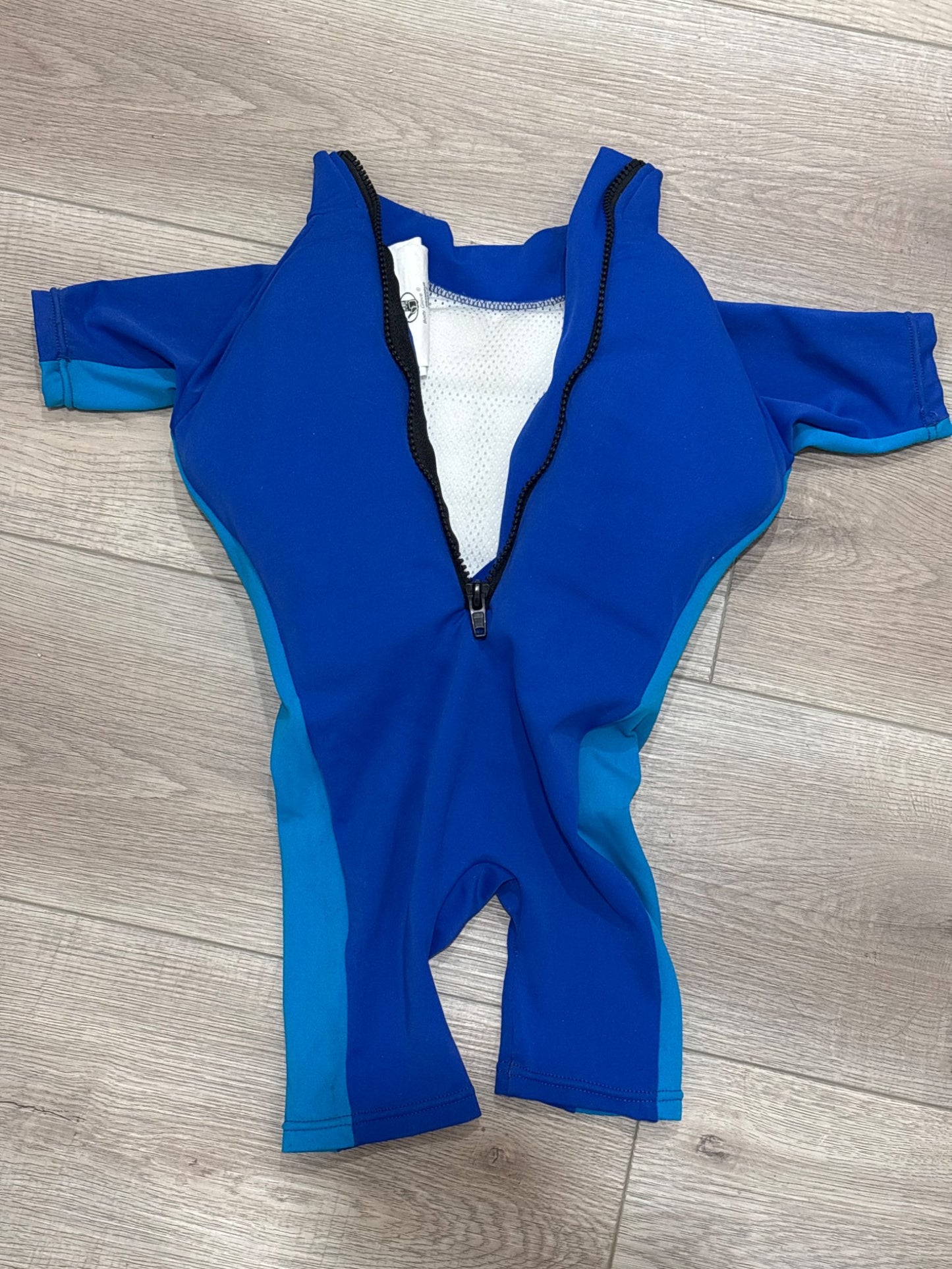 Wetsuit/floaty chest