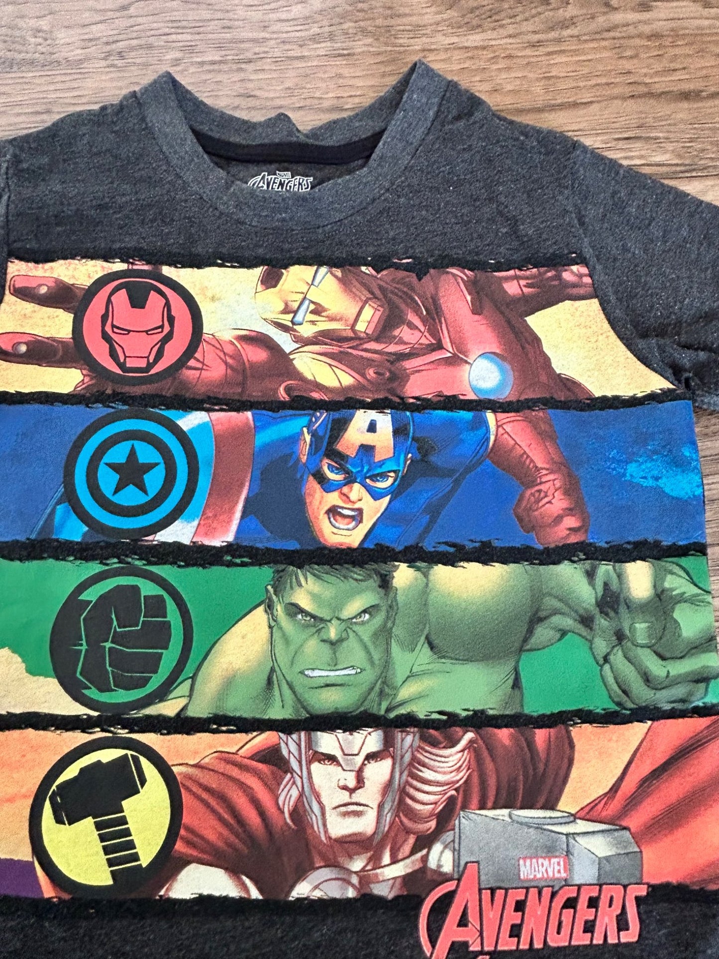 2 x Marvel Shirts - Size 6, Kids 6/6X (extra small)