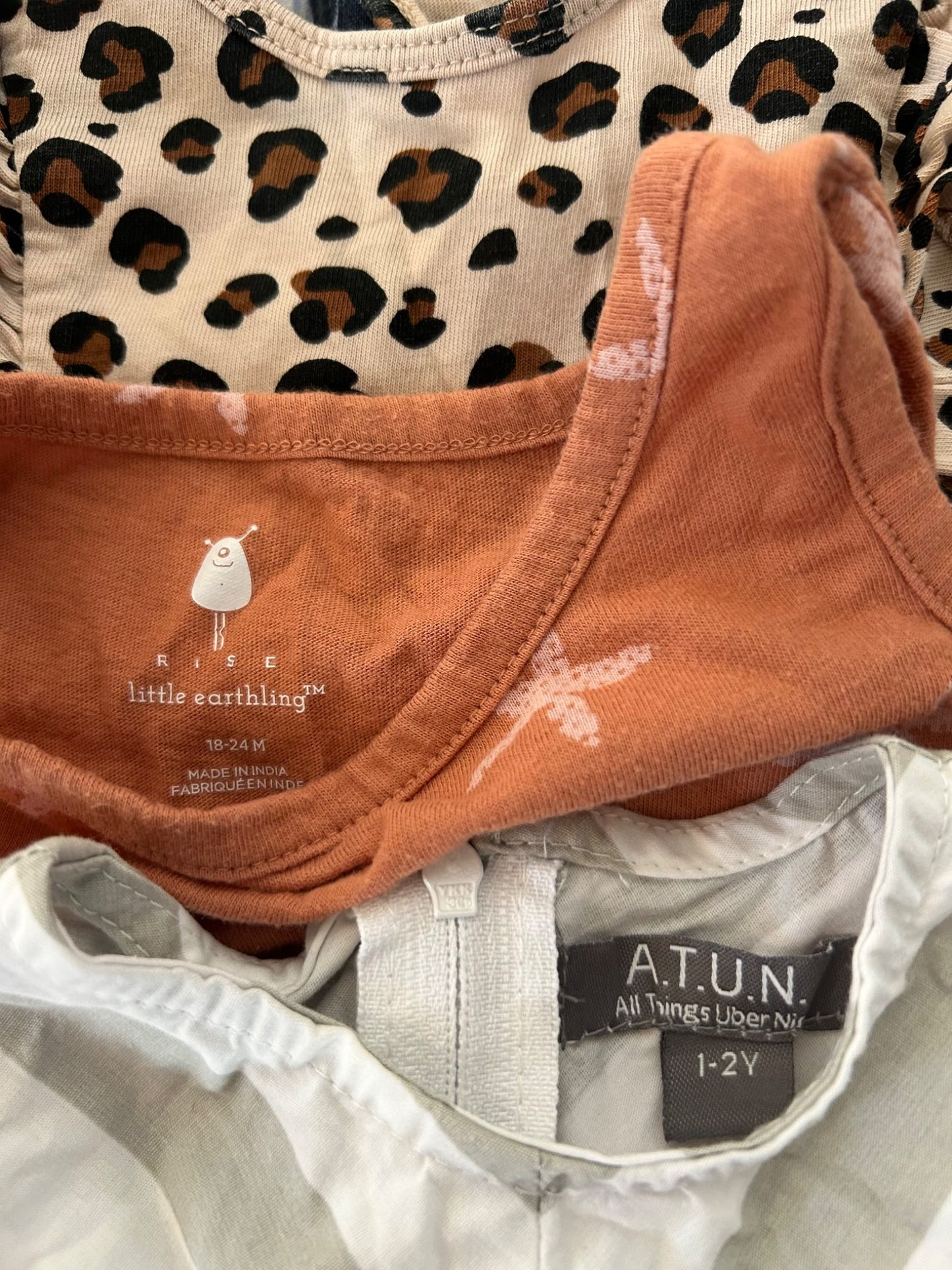 4 x Dresses 18-24 mos (H&M, GAP, Little Earthling, ATUN), Kids 24 Month (18-24M)