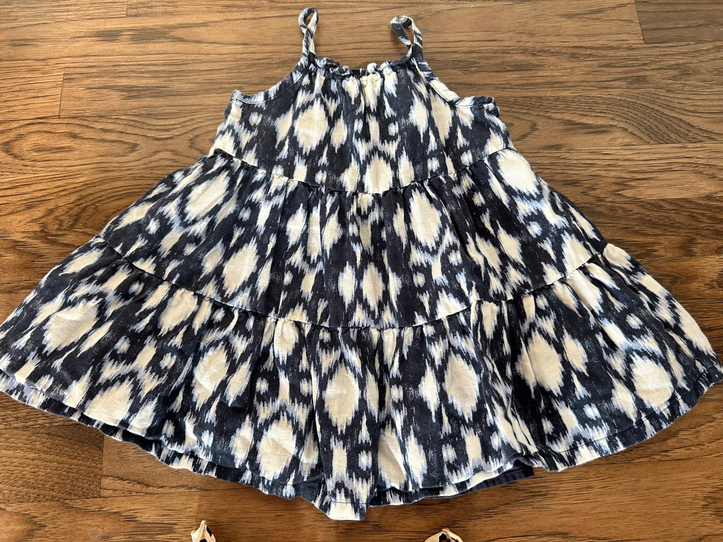 4 x Dresses 18-24 mos (H&M, GAP, Little Earthling, ATUN), Kids 24 Month (18-24M)