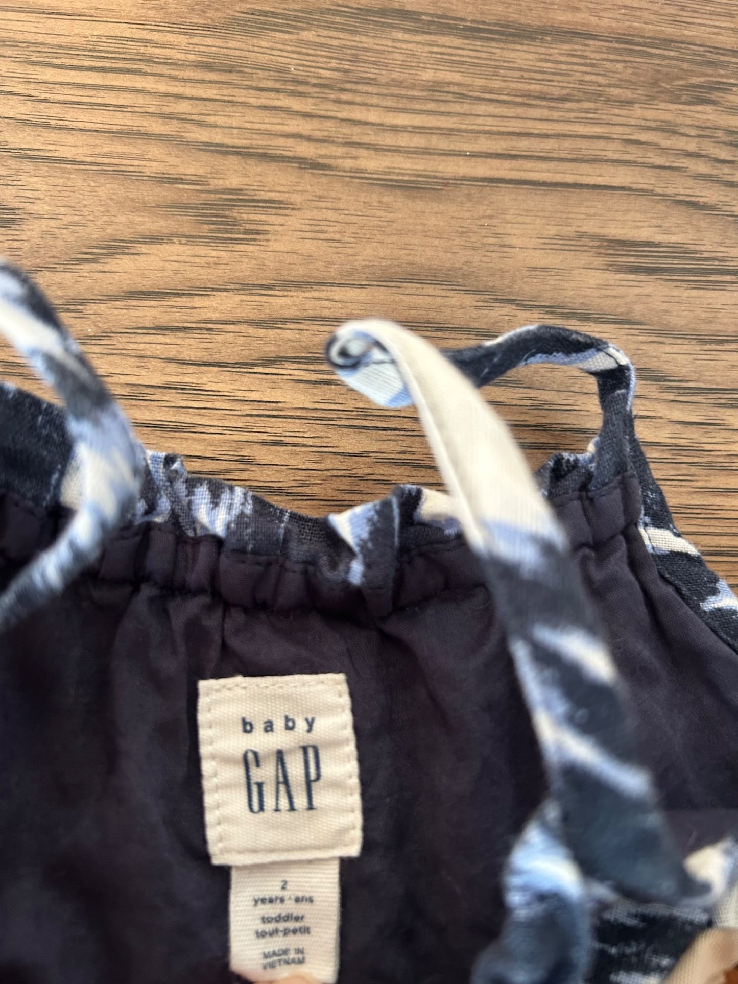 4 x Dresses 18-24 mos (H&M, GAP, Little Earthling, ATUN), Kids 24 Month (18-24M)