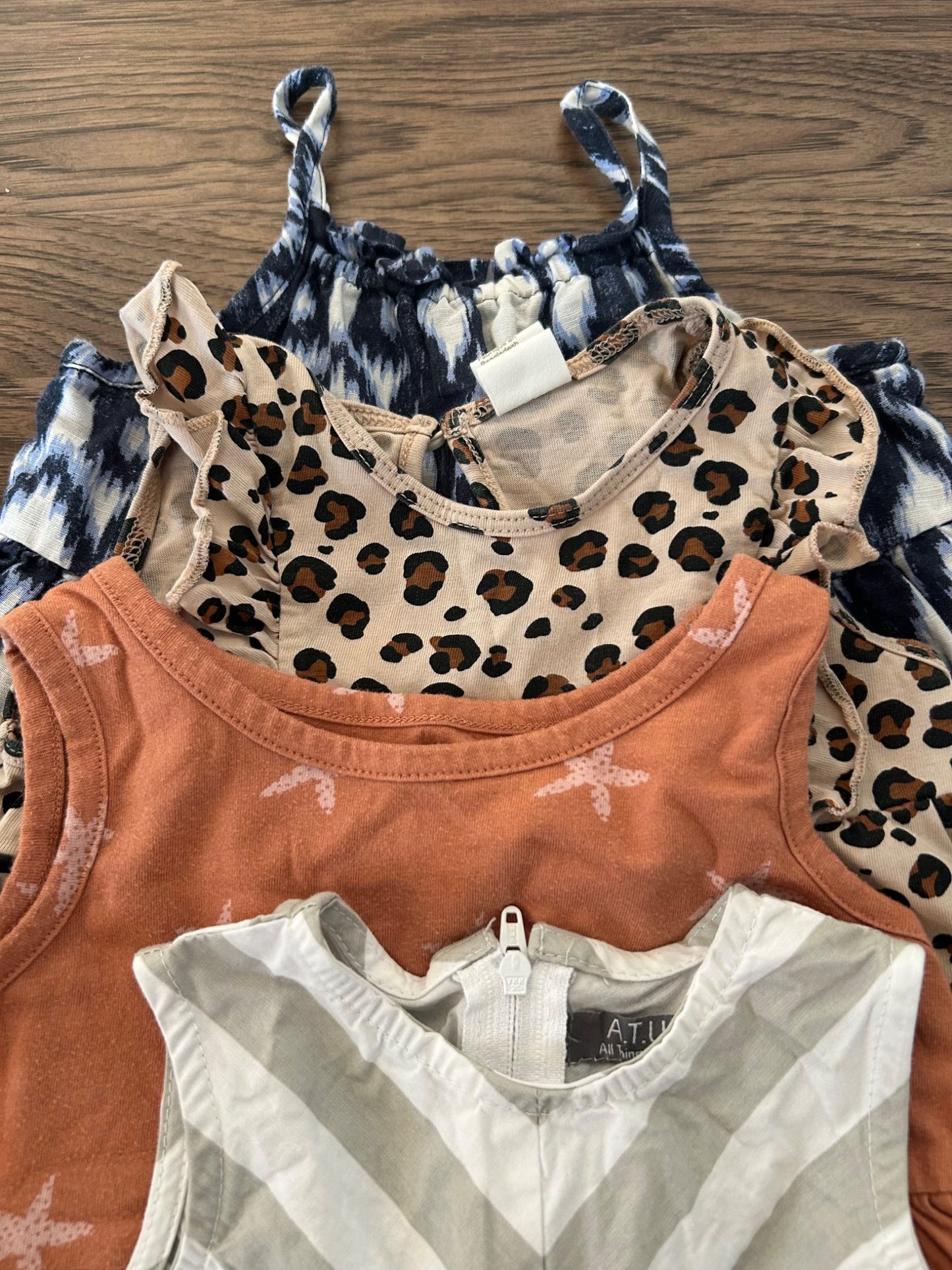 4 x Dresses 18-24 mos (H&M, GAP, Little Earthling, ATUN), Kids 24 Month (18-24M)