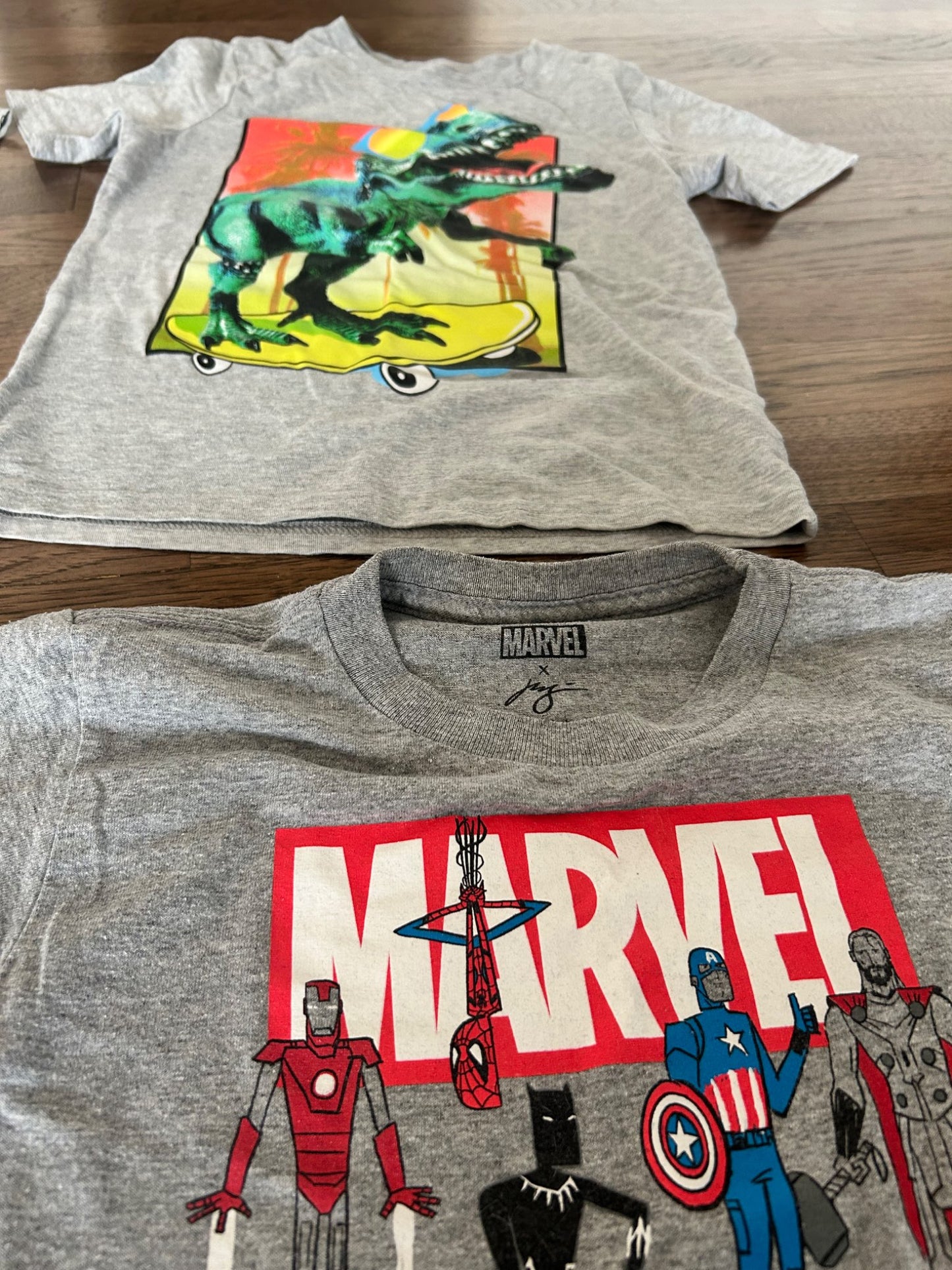 4 x Boys Tshirts Size 6 - Dinos, Mario, Marvel (H&M, Marvel), Kids 6/6X (extra small)