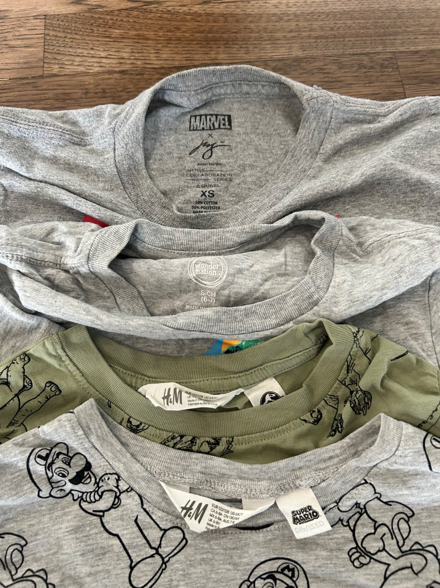 4 x Boys Tshirts Size 6 - Dinos, Mario, Marvel (H&M, Marvel), Kids 6/6X (extra small)