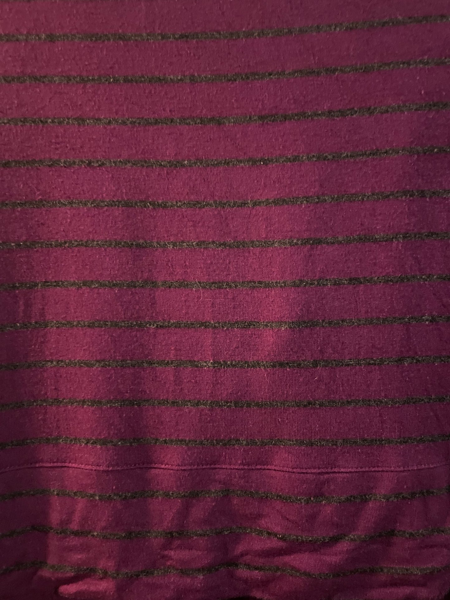 Maternity/nursing top size small , Maternity S (4-6)