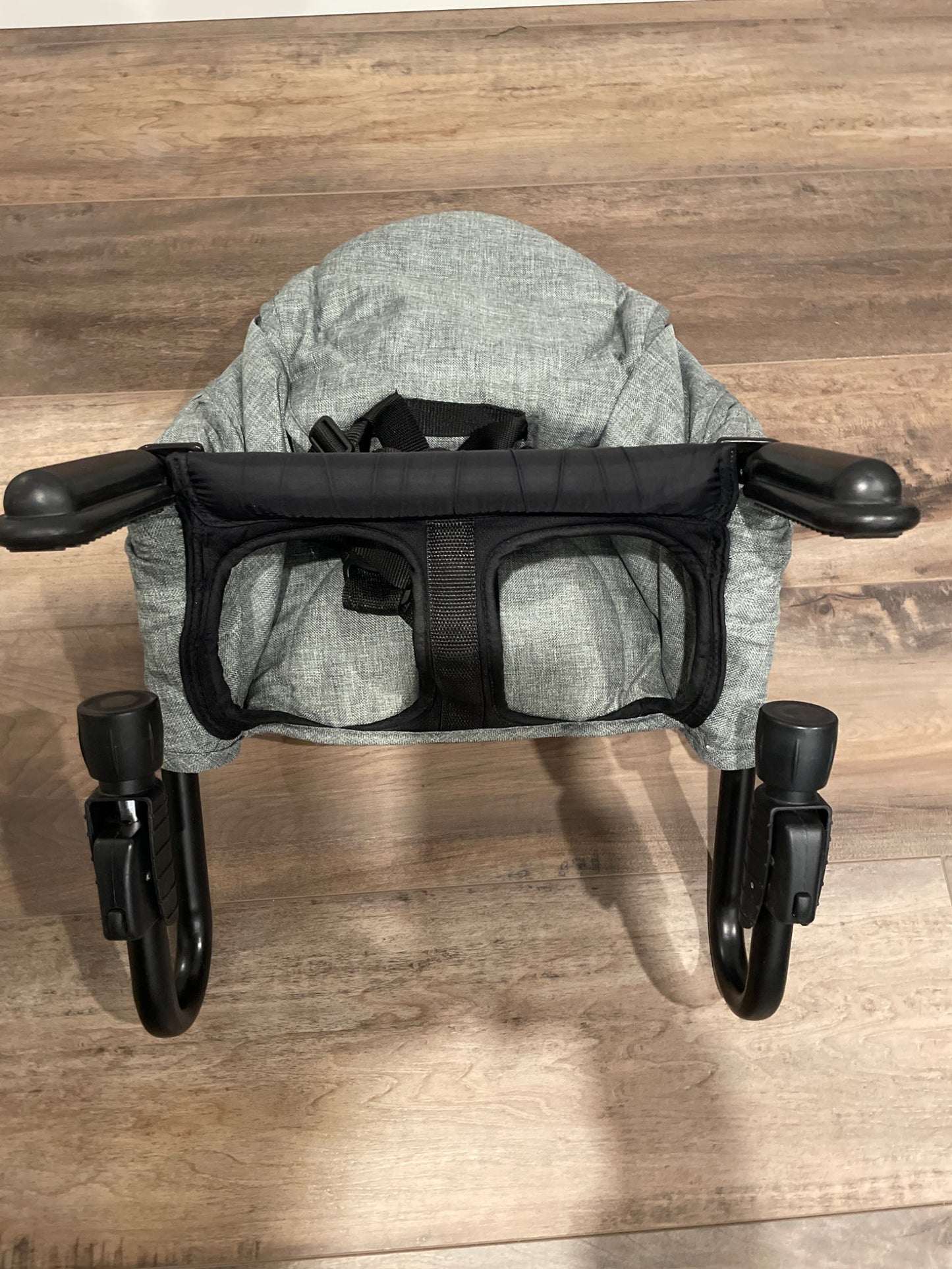 Guzzie & Guss Perch chaor and placemat Retails $140