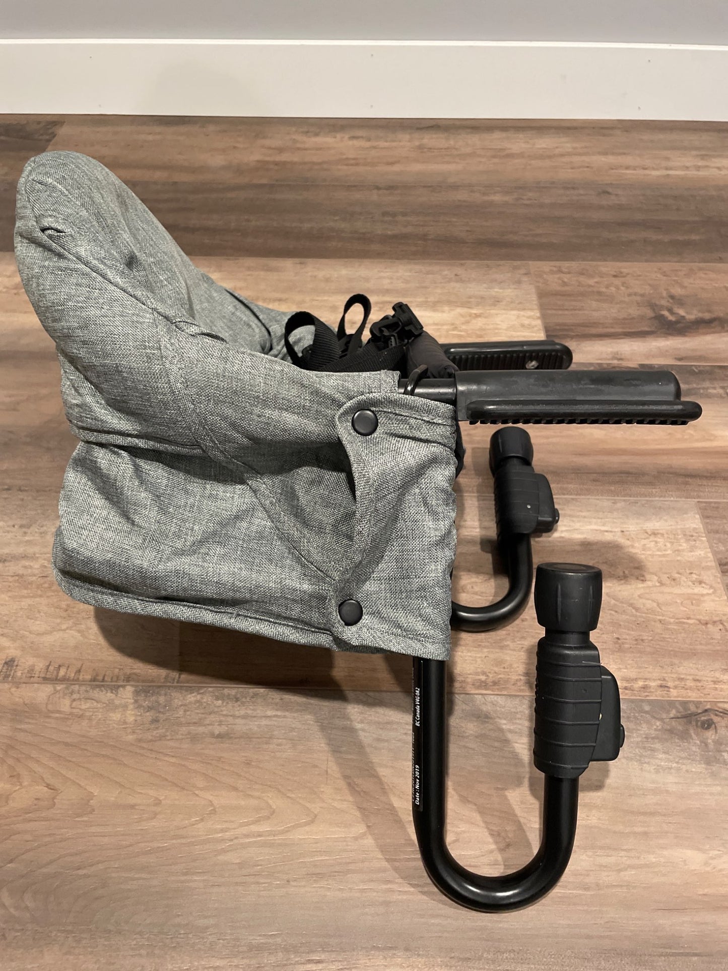 Guzzie & Guss Perch chaor and placemat Retails $140