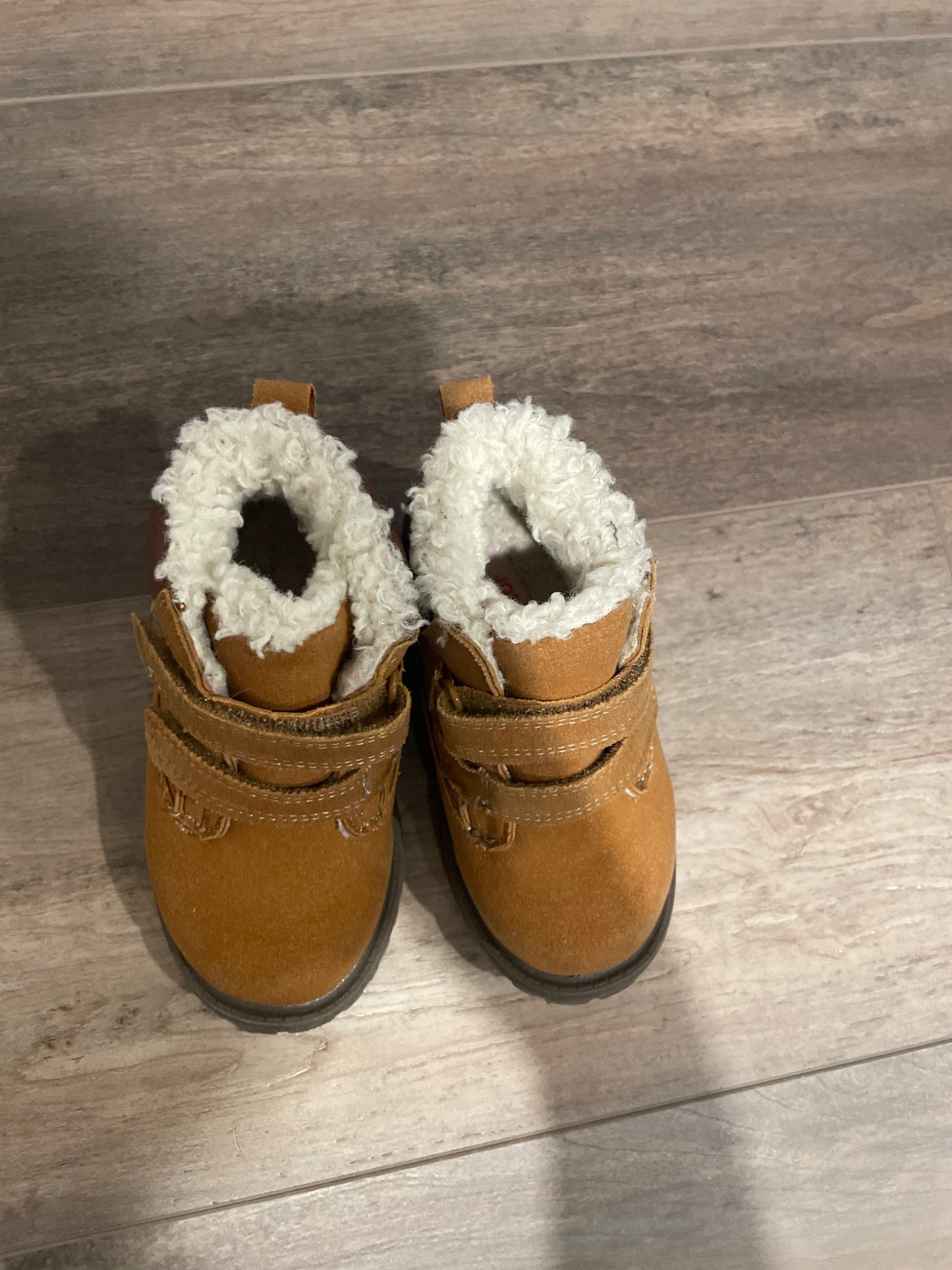 Toddler boys boots size 6, Shoes 6 (Walkers:12-24 mth)