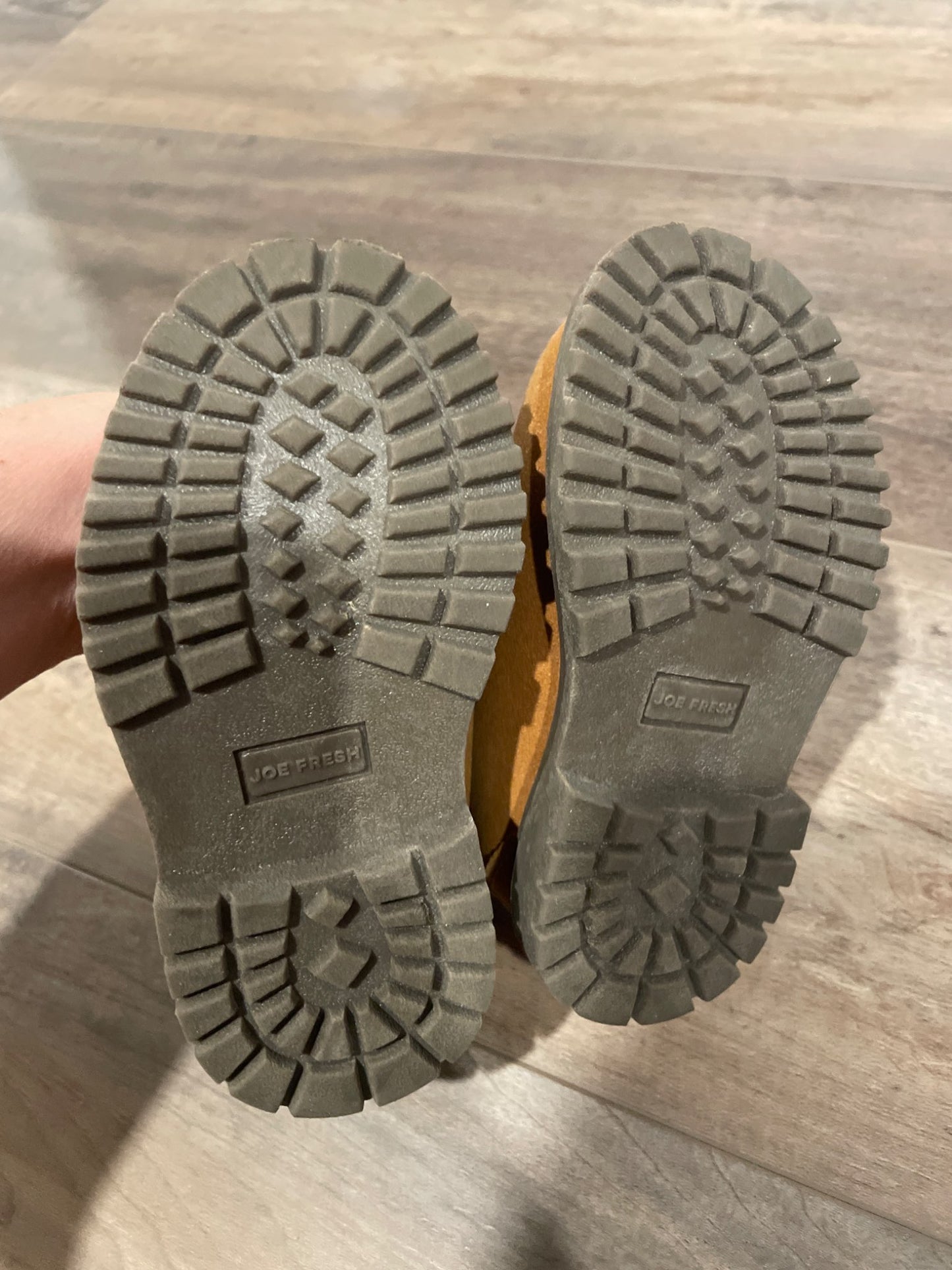 Toddler boys boots size 6, Shoes 6 (Walkers:12-24 mth)