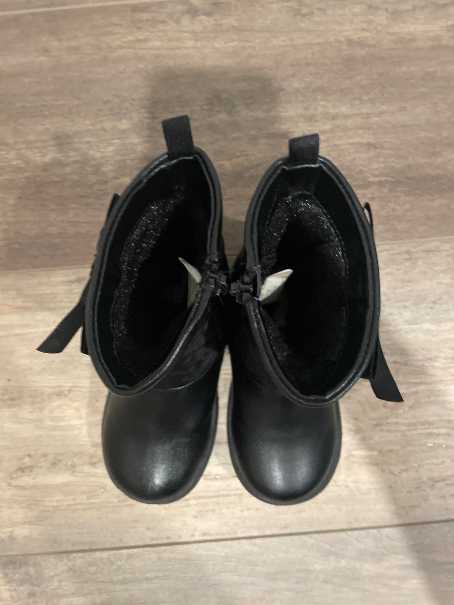 Girls dressy boots size 6, Shoes 6 (Walkers:12-24 mth)