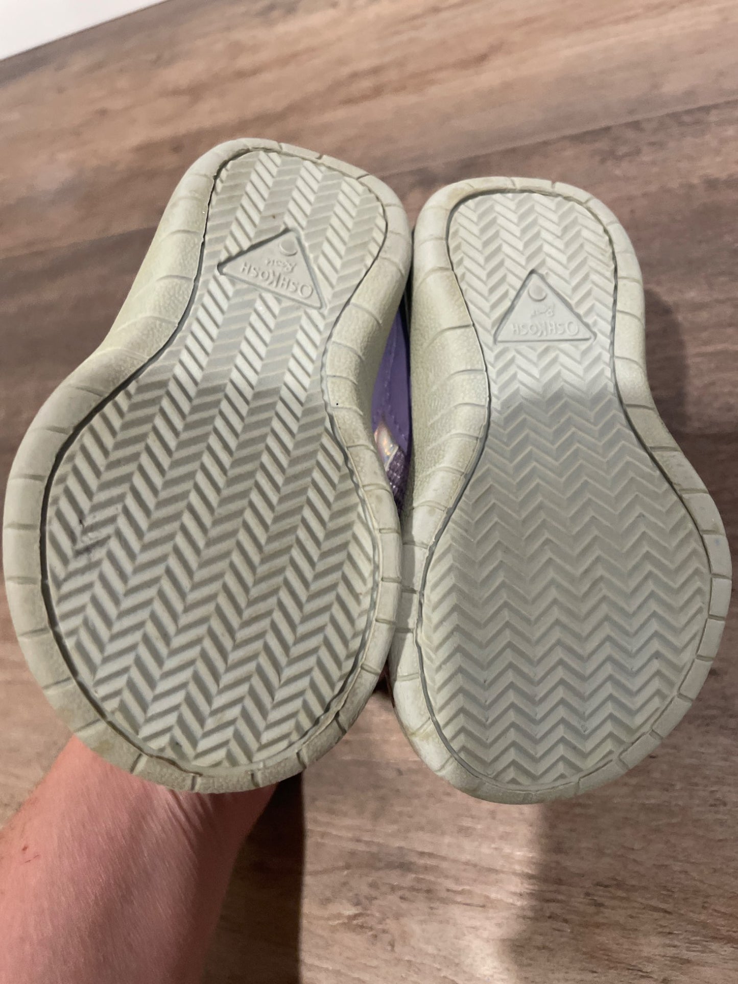 Baby girls running shoes size 4, Shoes 4 (Baby: 0-12 mth)