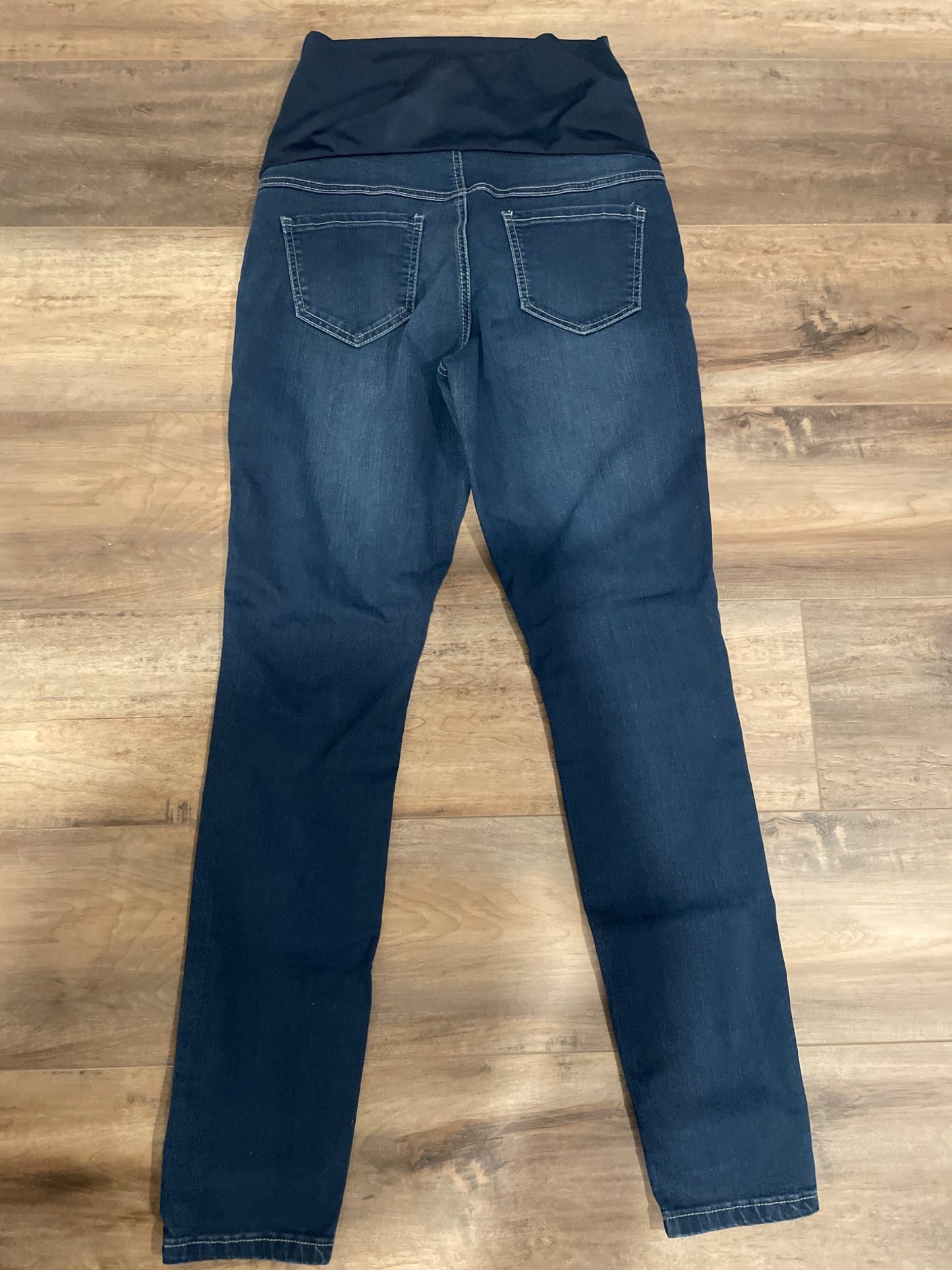 Maternity jeans size small, Maternity S (4-6)