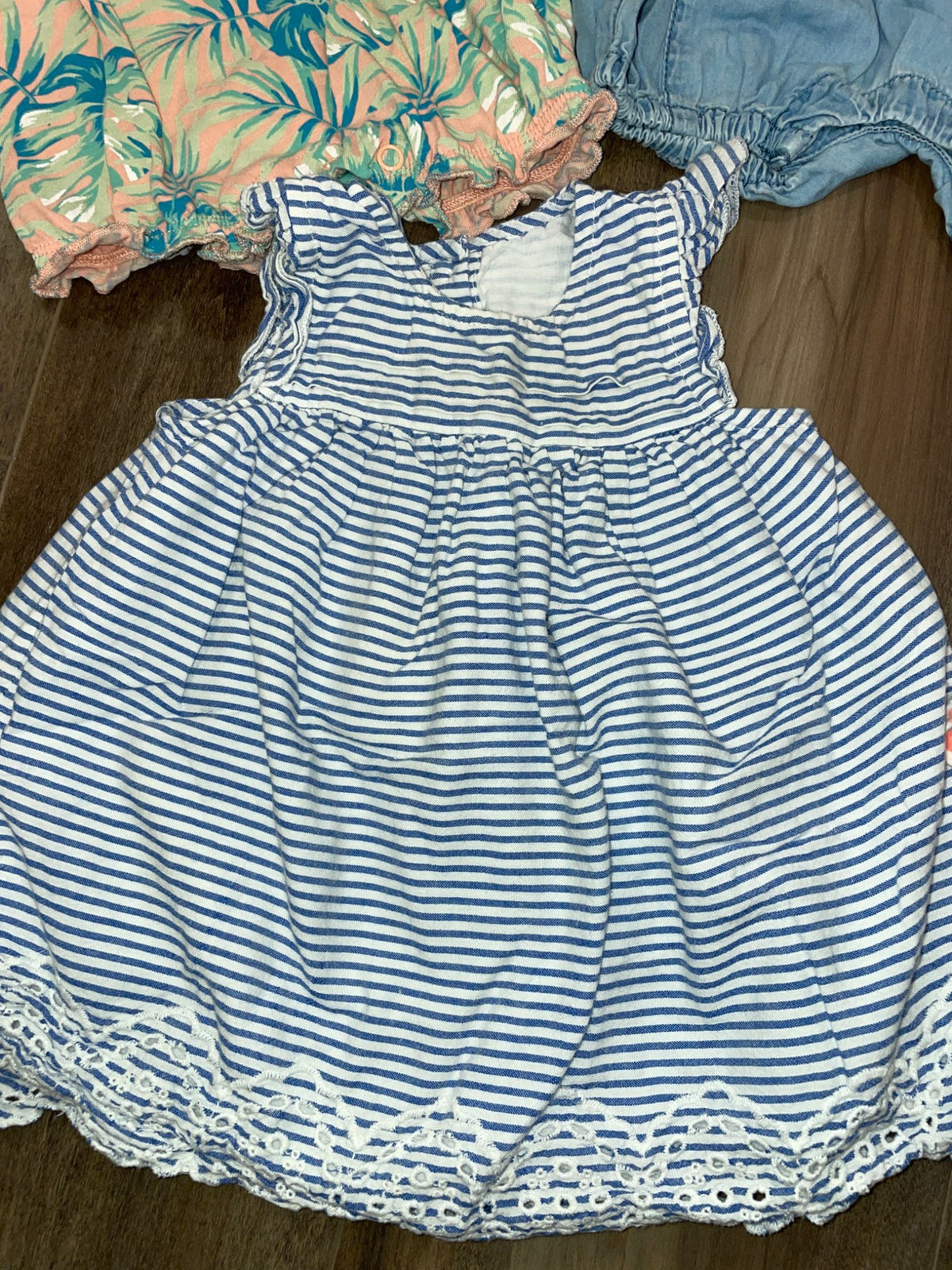 Rompers and dress bundle 3-6months, Kids 6 Month (3-6M)