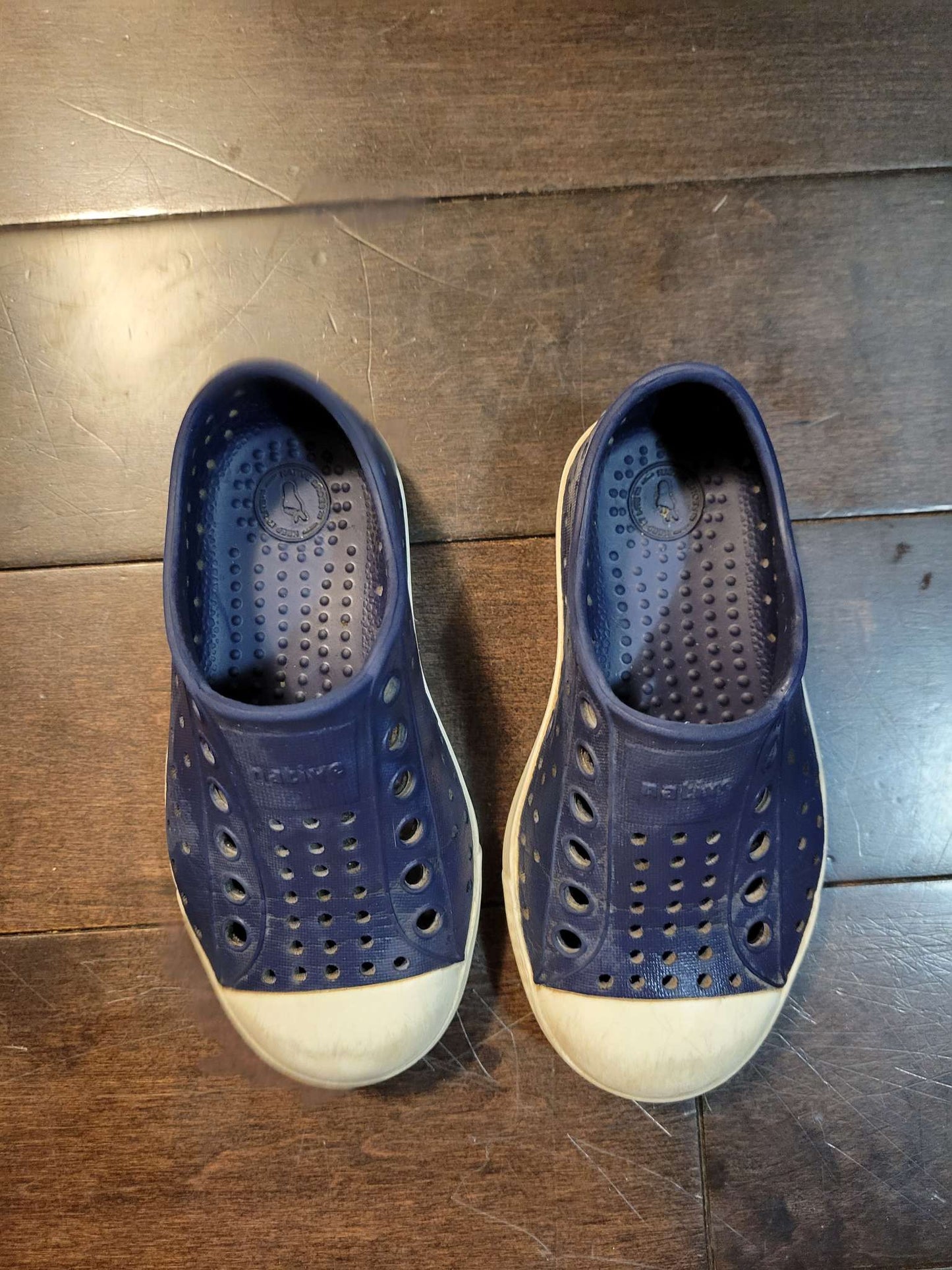 Toddler Native shoes, size 7, Shoes 7 (Walkers:12-24 mth)