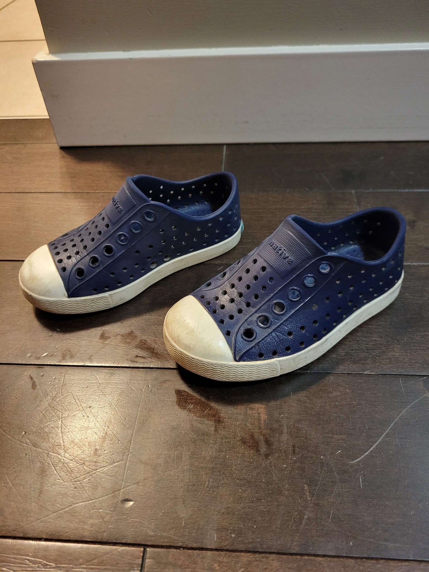 Toddler Native shoes, size 7, Shoes 7 (Walkers:12-24 mth)
