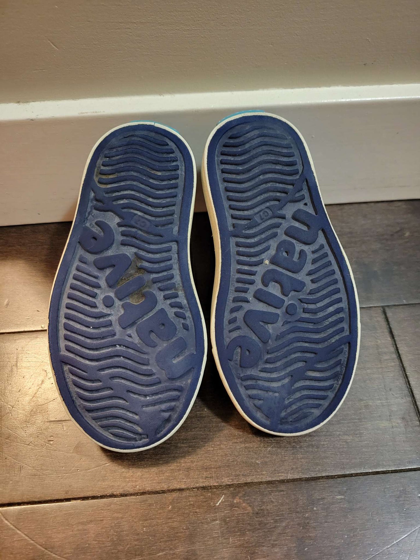 Toddler Native shoes, size 7, Shoes 7 (Walkers:12-24 mth)